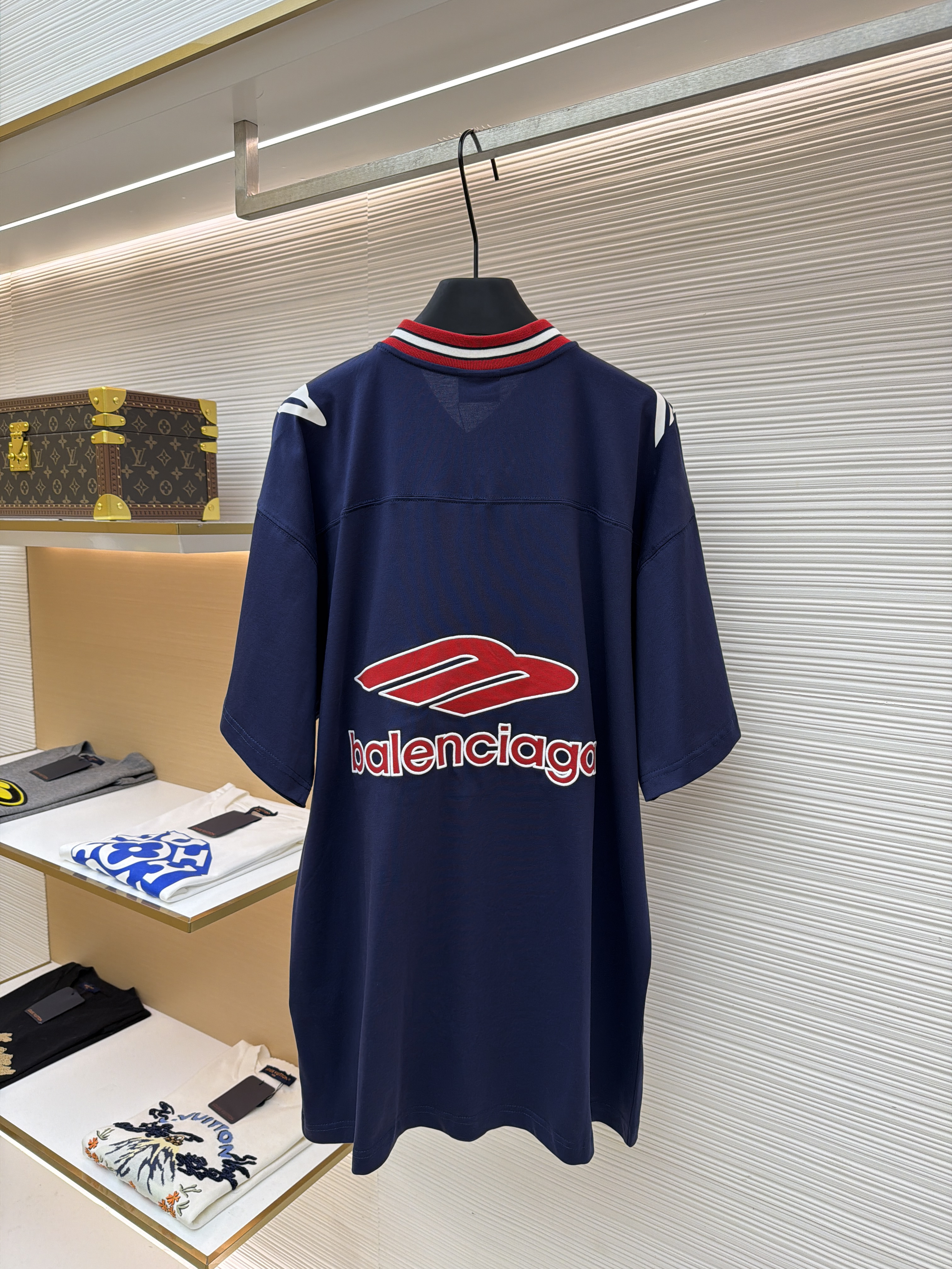 Balenciaga 巴黎世家 球衣系列V领短袖 T恤 夏季 黑色 蓝色 A7