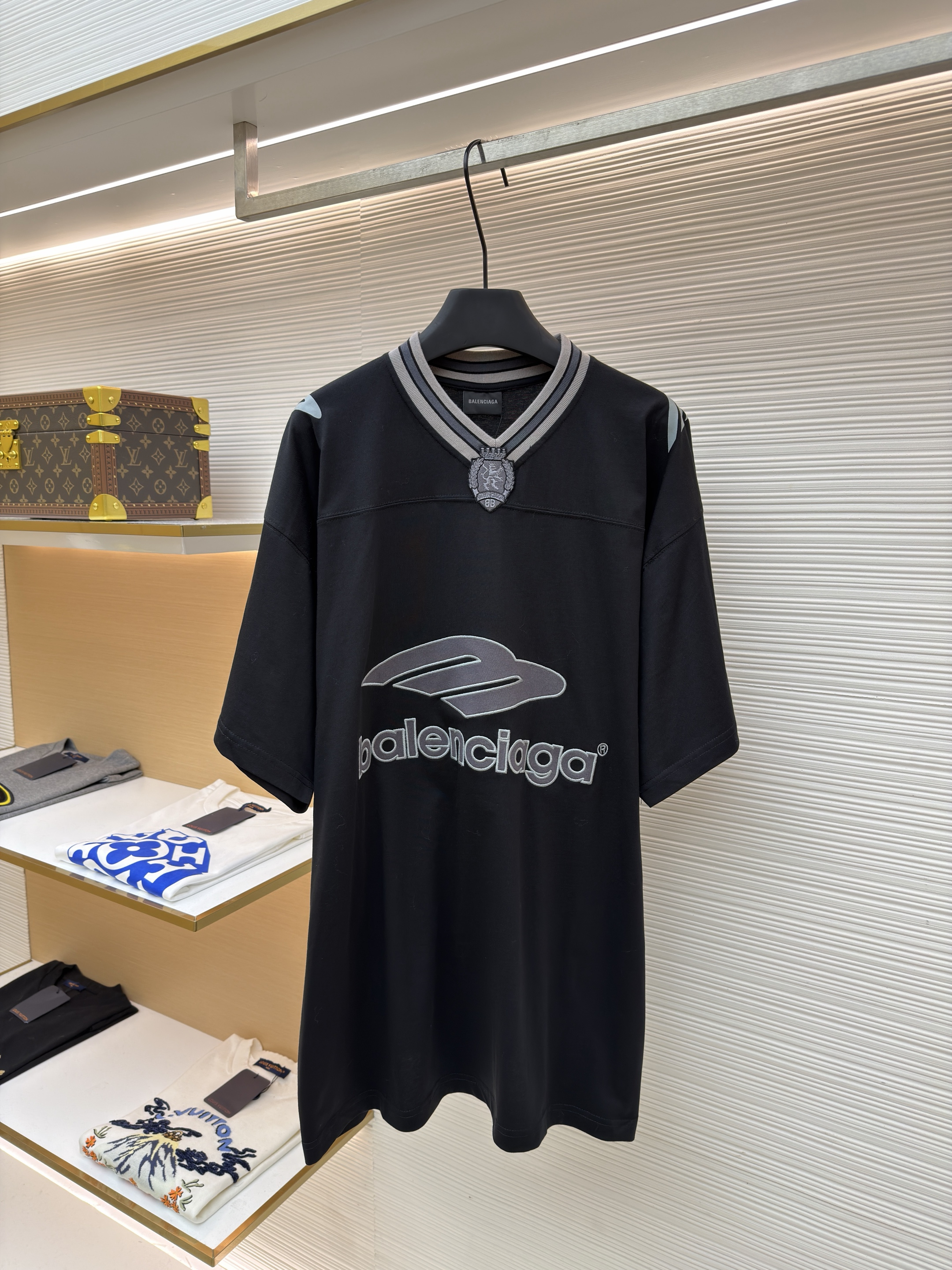 Balenciaga 巴黎世家 球衣系列V领短袖 T恤 夏季 黑色 蓝色 A7