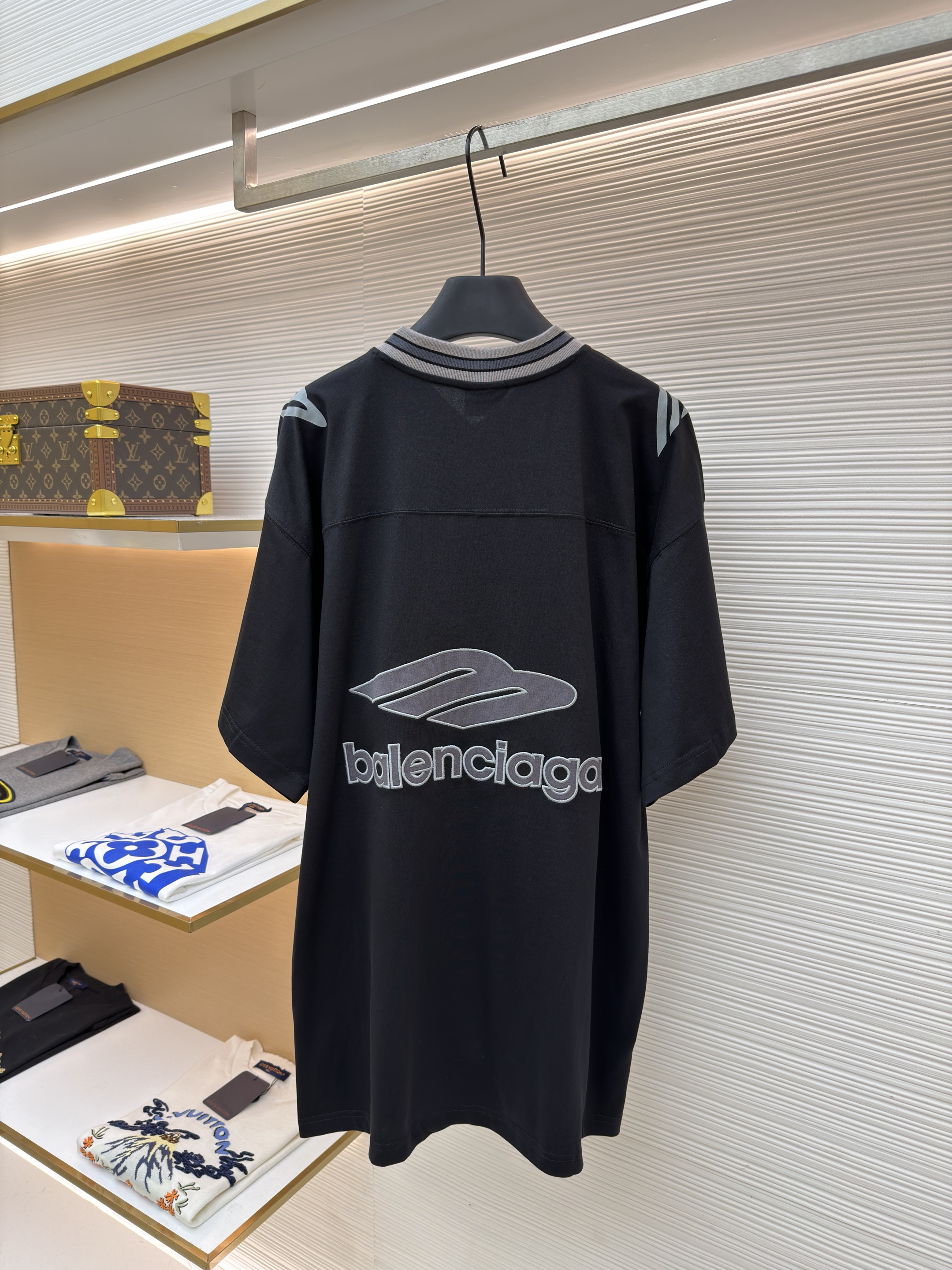 Balenciaga 巴黎世家 球衣系列V领短袖 T恤 夏季 黑色 蓝色 A7
