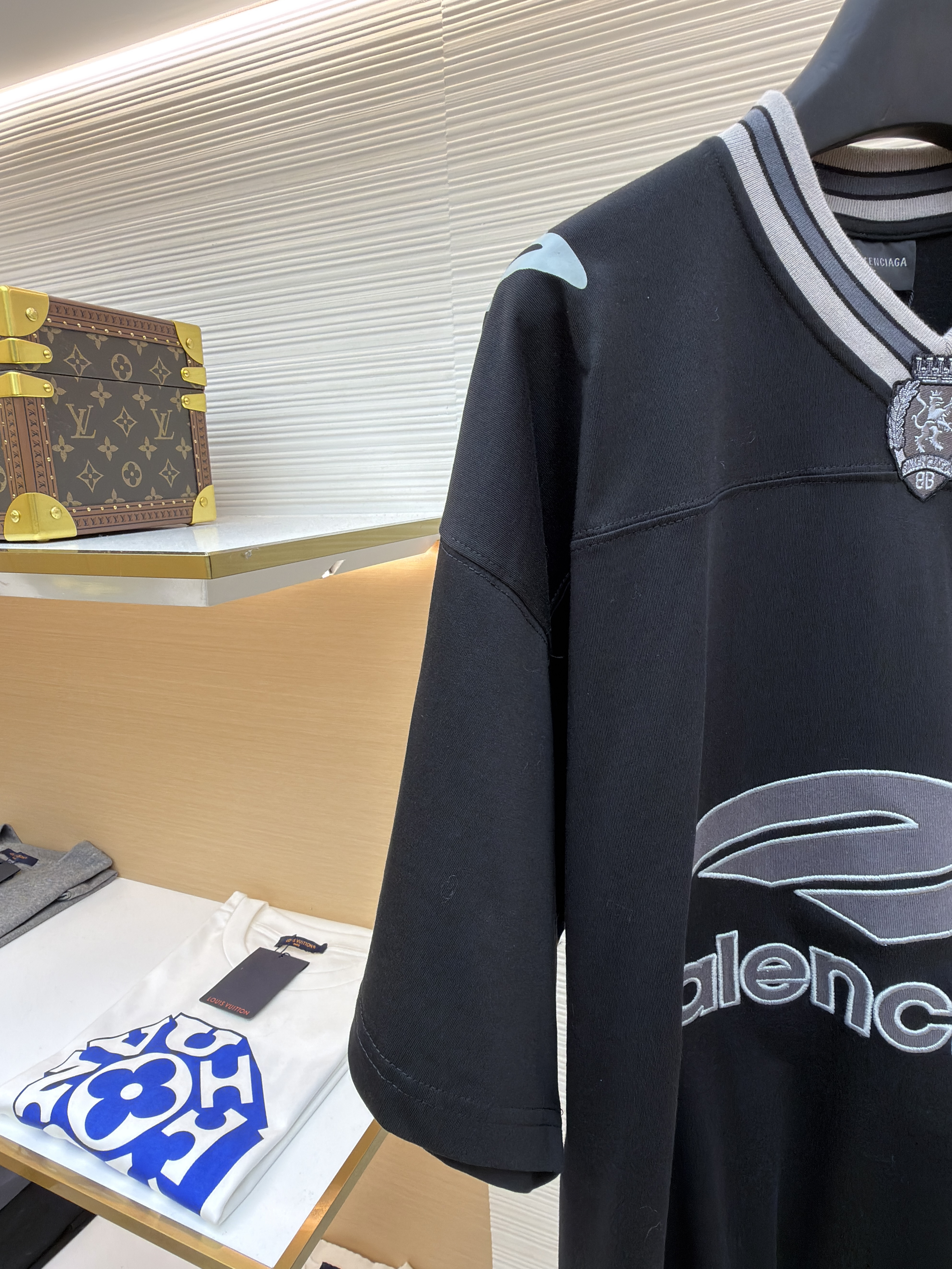 Balenciaga 巴黎世家 球衣系列V领短袖 T恤 夏季 黑色 蓝色 A7