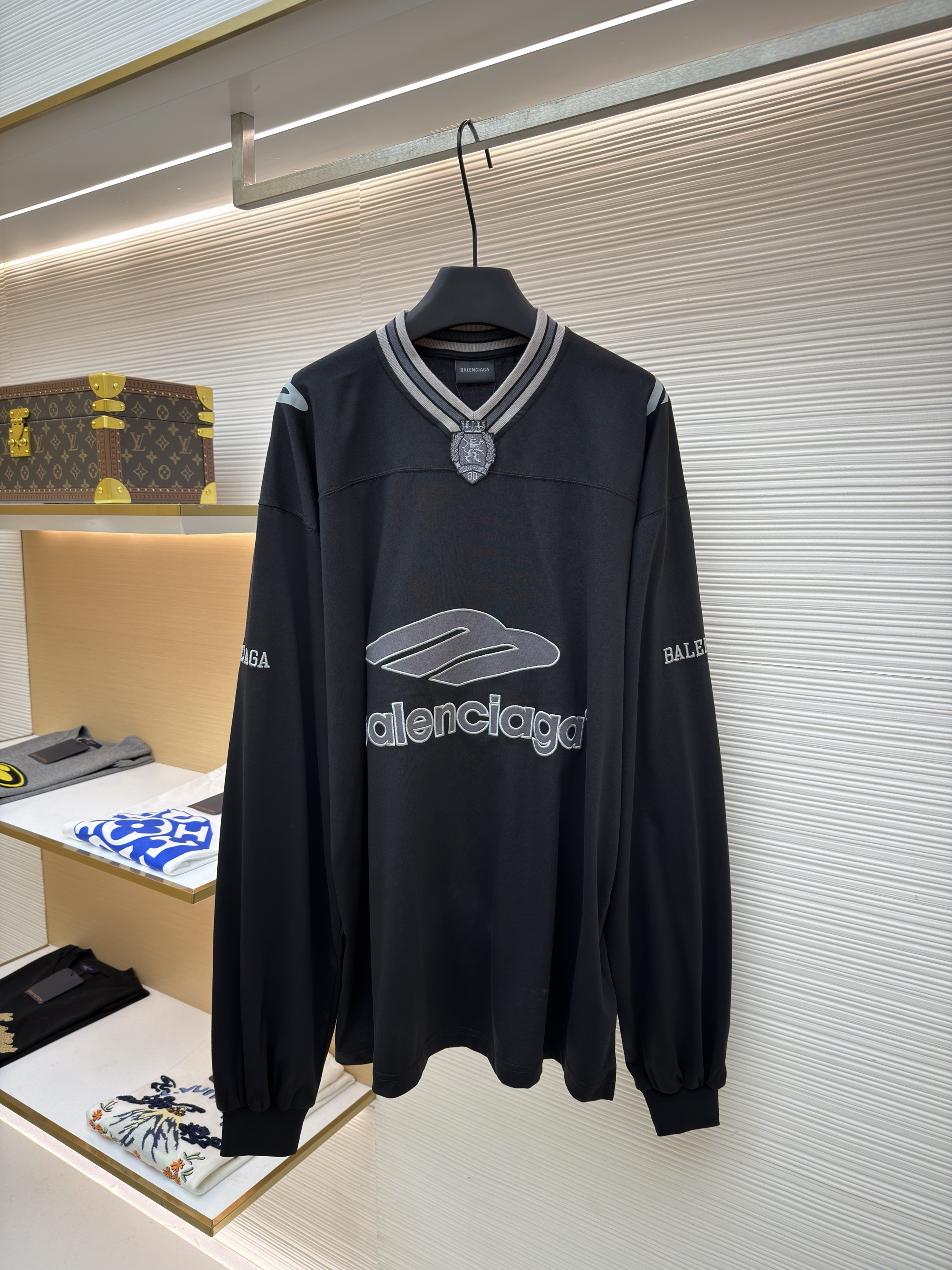 Balenciaga 巴黎世家 球队系列V领长袖 T恤 秋冬 黑色 蓝色 A7