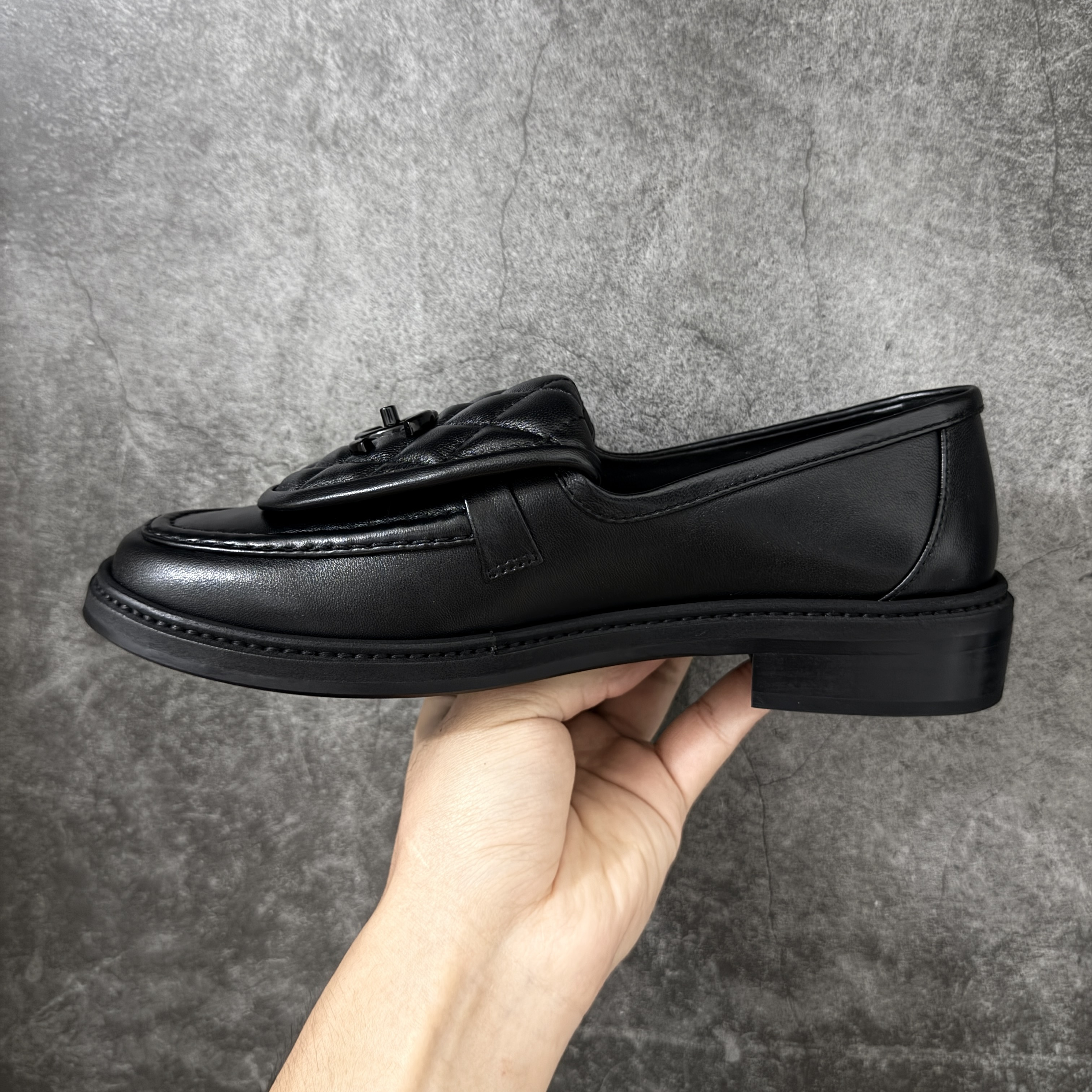 乐福 CHANEL 24s Women’s Fine Lambskin Loafers-B5-G45474 B15482 94305（Black Label）