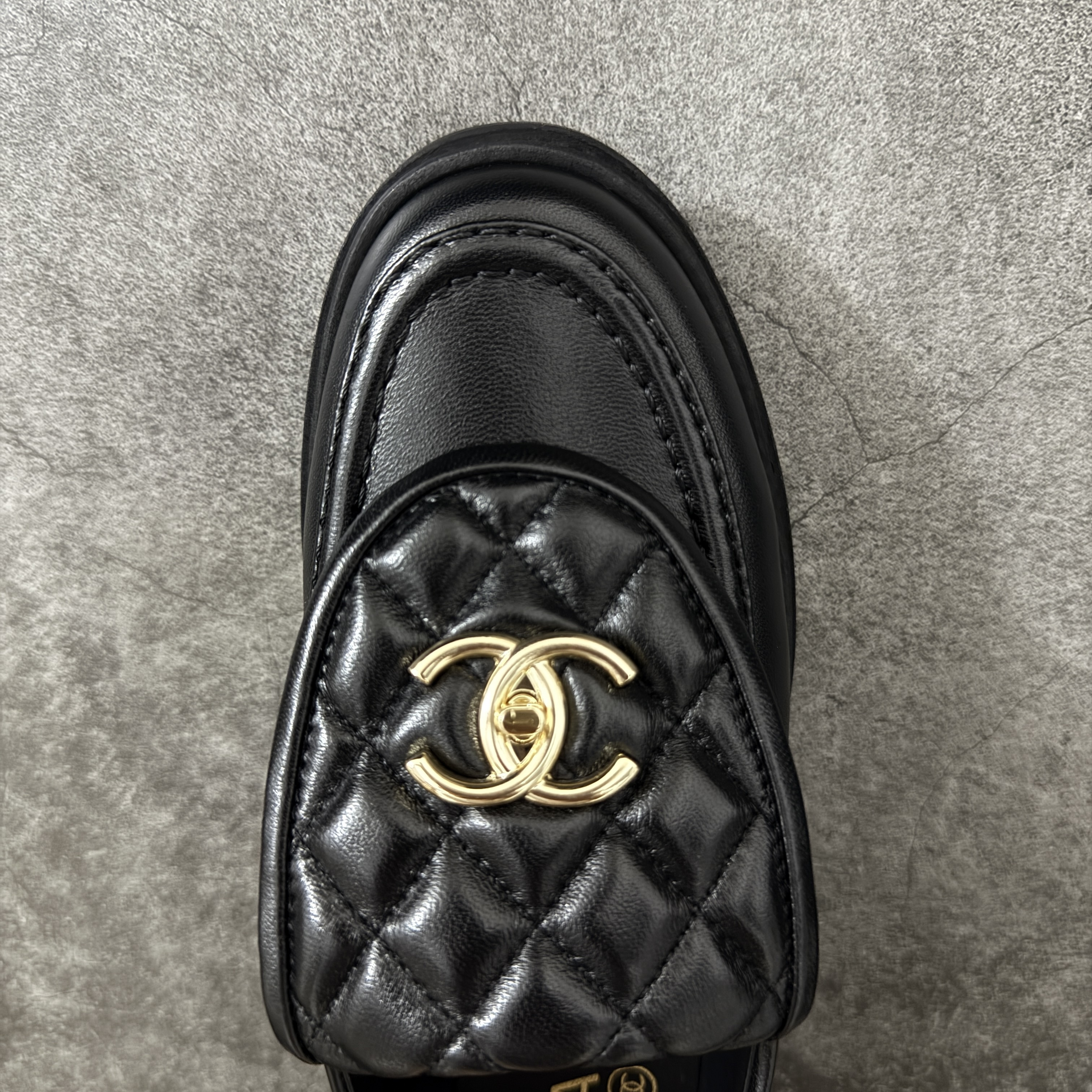 乐福 CHANEL 25s Women’s Fine Lambskin Loafers-B5-G45474 B20236 94305（Gold Label）