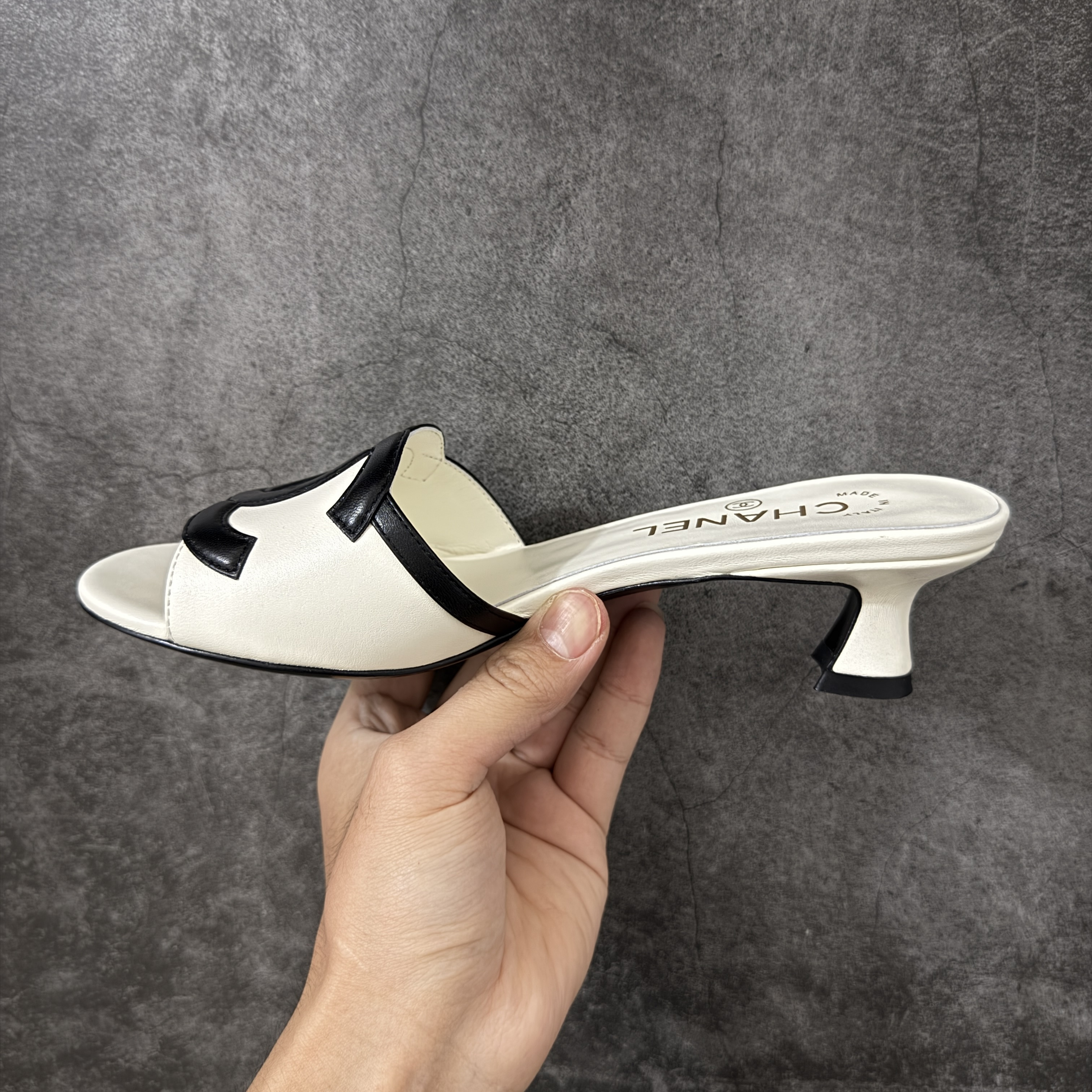 CHANEL 26s Women’s 4.5cm Sheepskin Round-Toe Slip-On Slides-B5-G47252-X01000-U9817一字拖鞋 