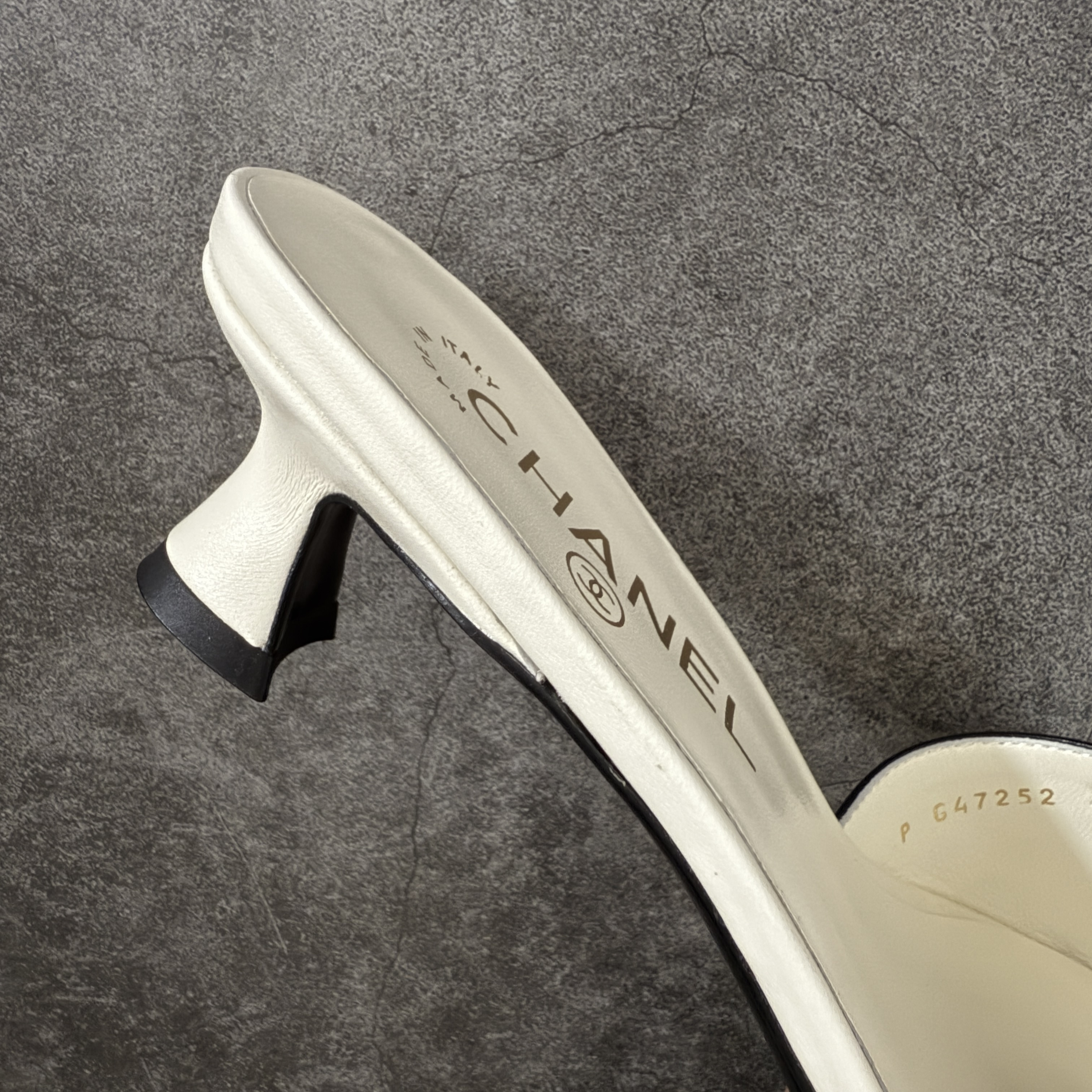 CHANEL 26s Women’s 4.5cm Sheepskin Round-Toe Slip-On Slides-B5-G47252-X01000-U9817一字拖鞋 