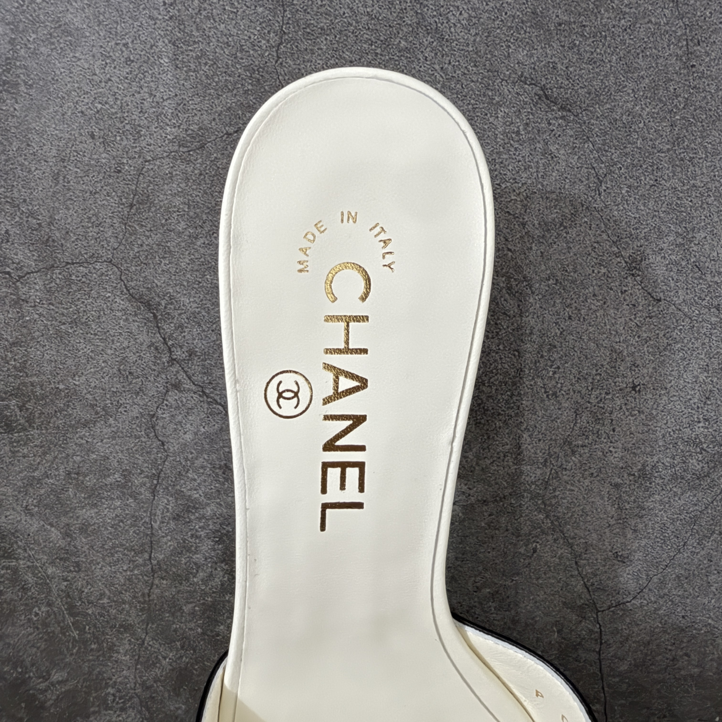 CHANEL 26s Women’s 4.5cm Sheepskin Round-Toe Slip-On Slides-B5-G47252-X01000-U9817一字拖鞋 