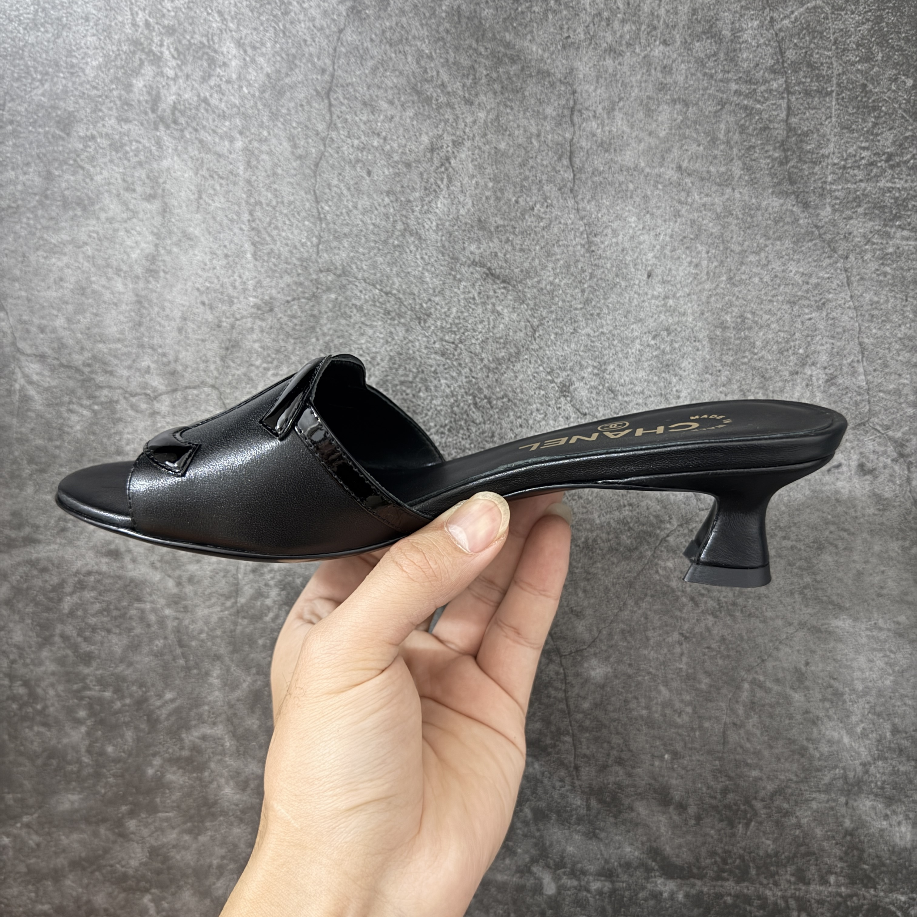 CHANEL 26s Women’s 4.5cm Sheepskin Round-Toe Slip-On Slides-B5-G47252-X01000-U9817一字拖鞋 