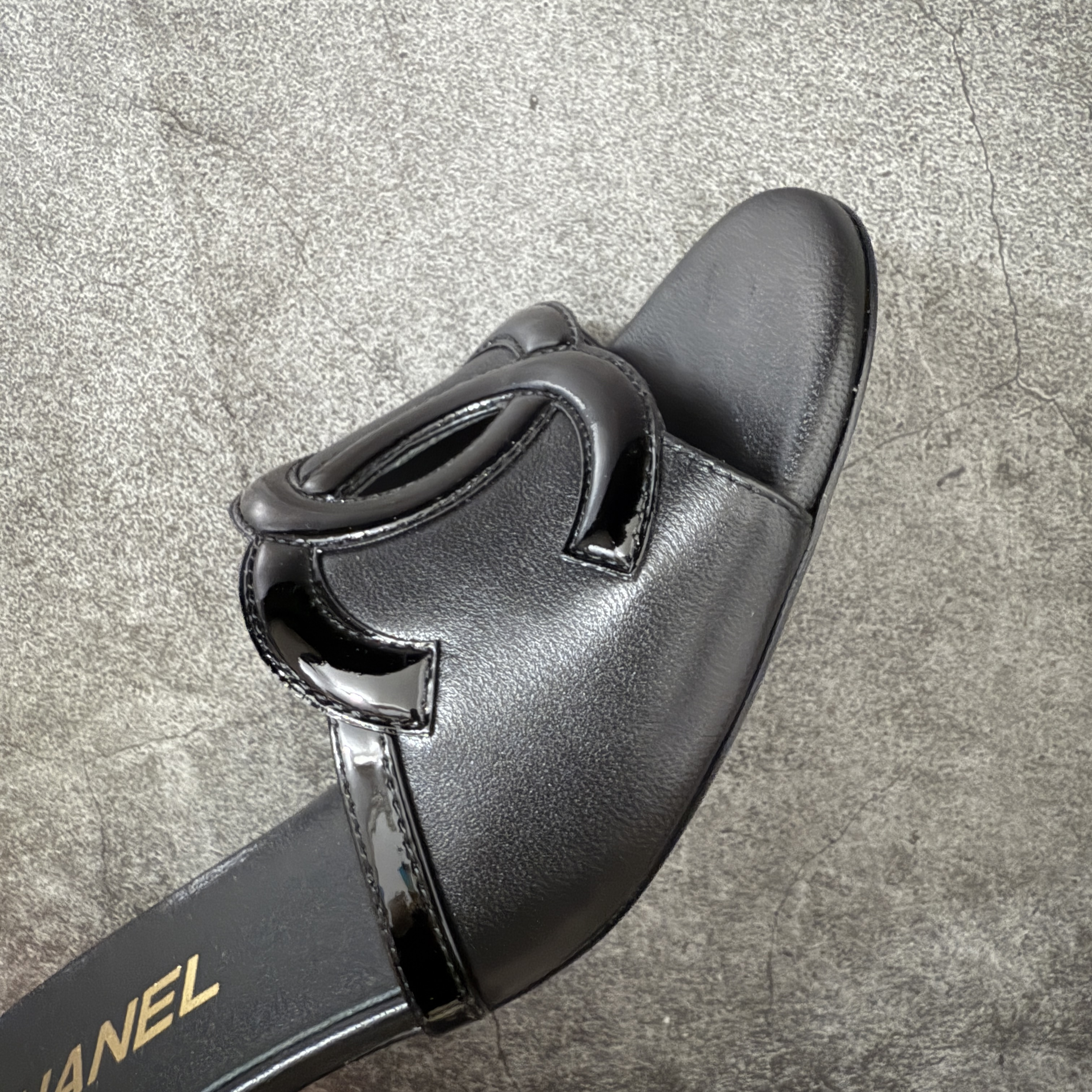 CHANEL 26s Women’s 4.5cm Sheepskin Round-Toe Slip-On Slides-B5-G47252-X01000-U9817一字拖鞋 