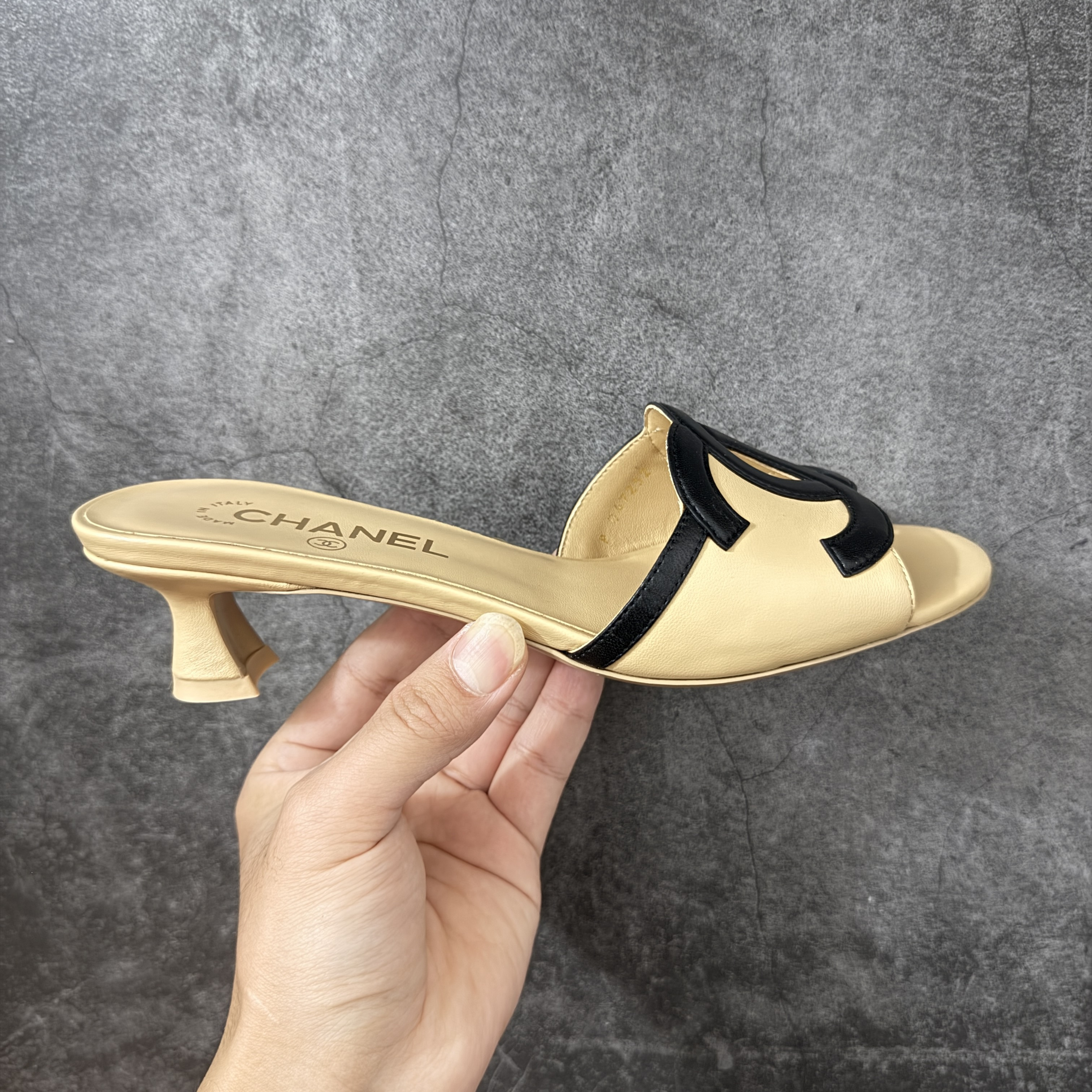 CHANEL 26s Women’s 4.5cm Sheepskin Round-Toe Slip-On Slides-B5-G47252-X01000-U9817一字拖鞋 