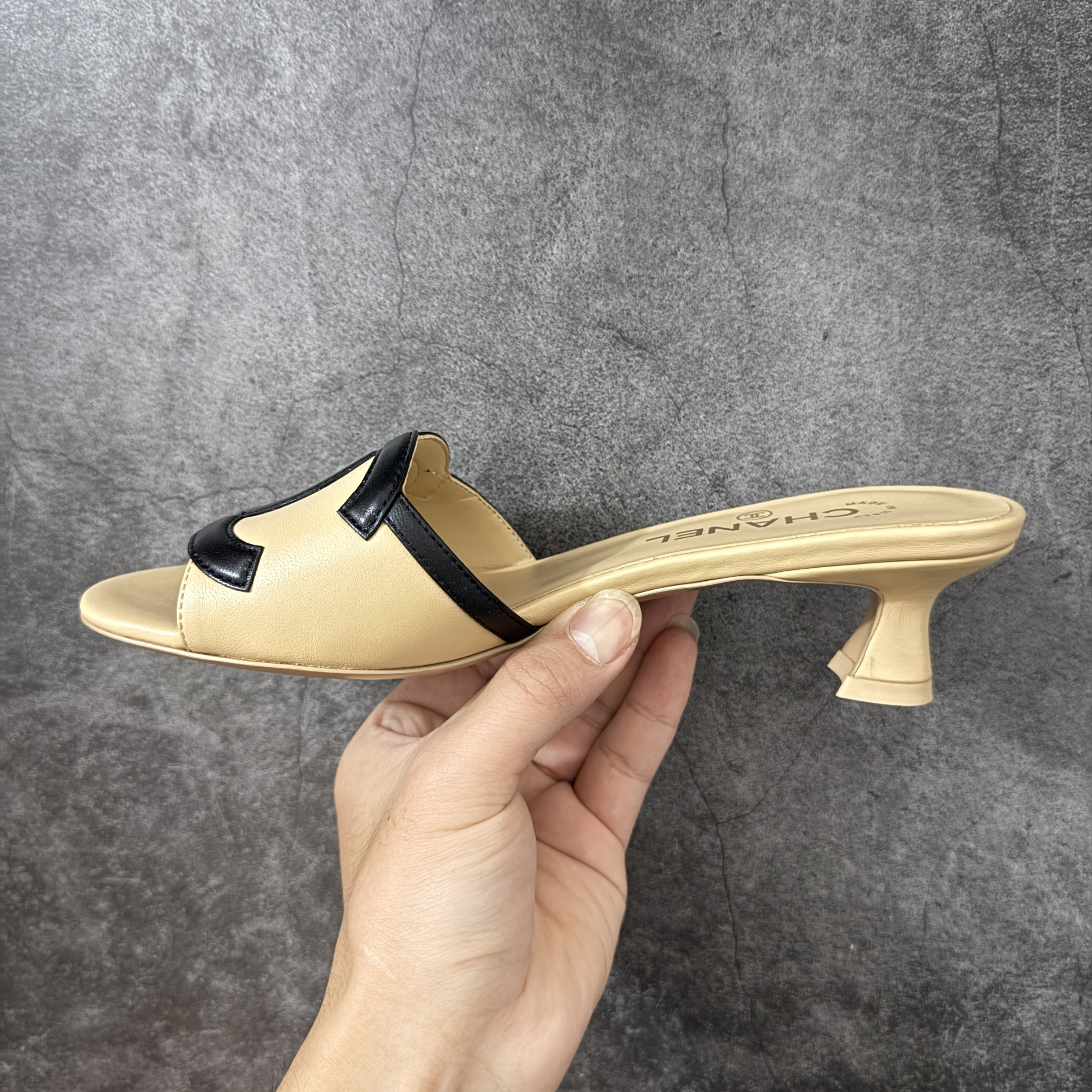 CHANEL 26s Women’s 4.5cm Sheepskin Round-Toe Slip-On Slides-B5-G47252-X01000-U9817一字拖鞋 