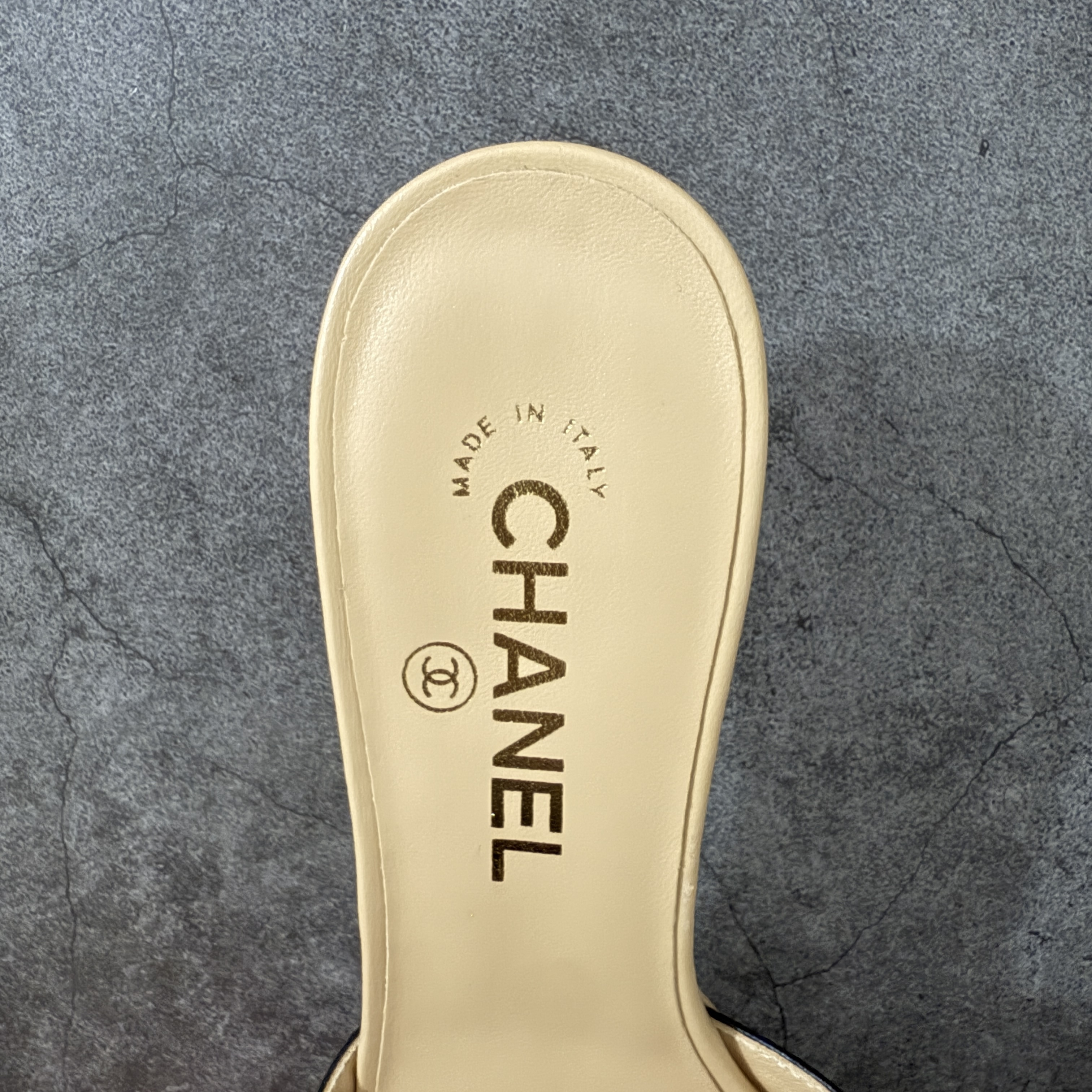 CHANEL 26s Women’s 4.5cm Sheepskin Round-Toe Slip-On Slides-B5-G47252-X01000-U9817一字拖鞋 