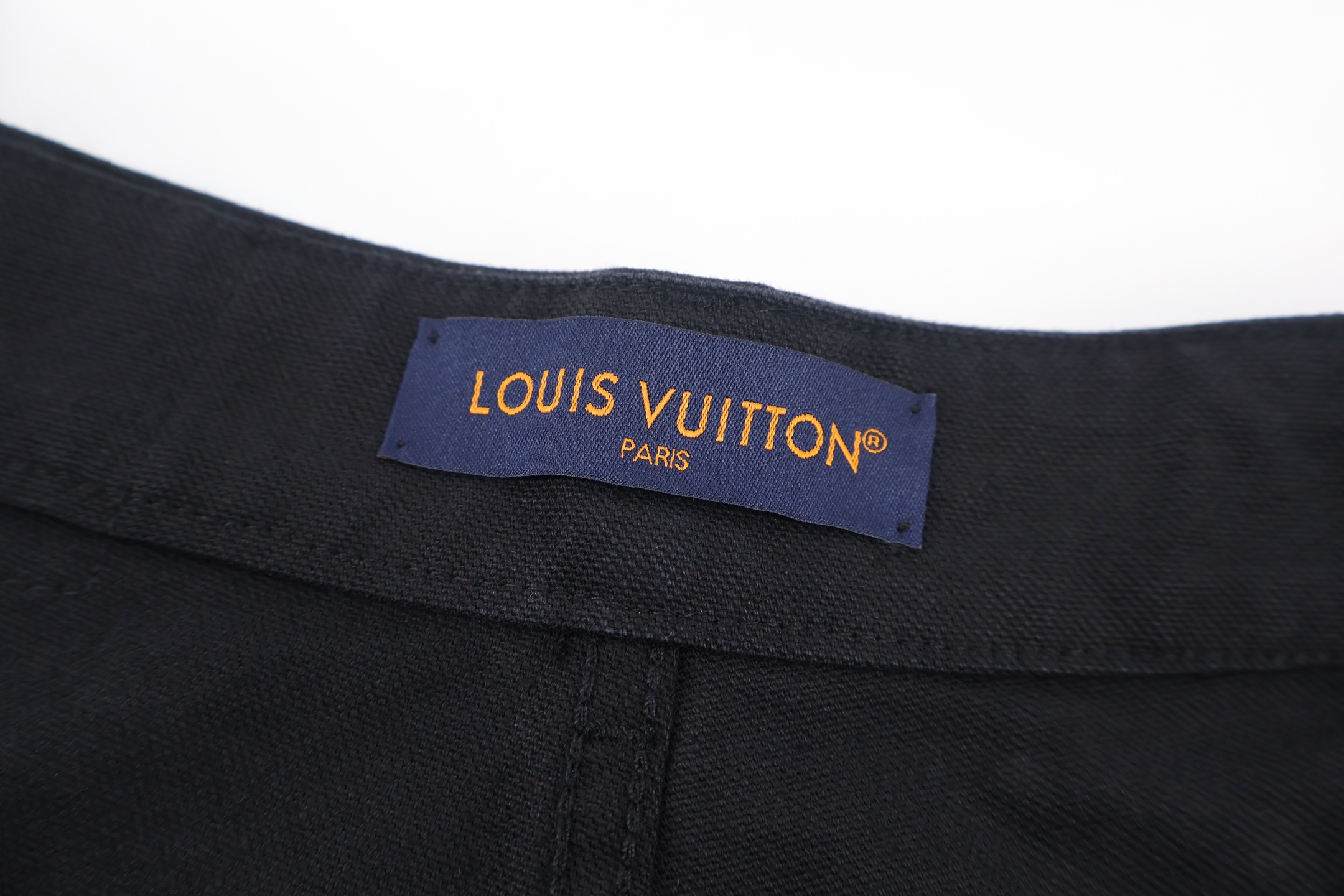 LOUIS VUITTON 路易威登 纯色珍珠扣牛仔裤 裤子 长裤 黑色 B2