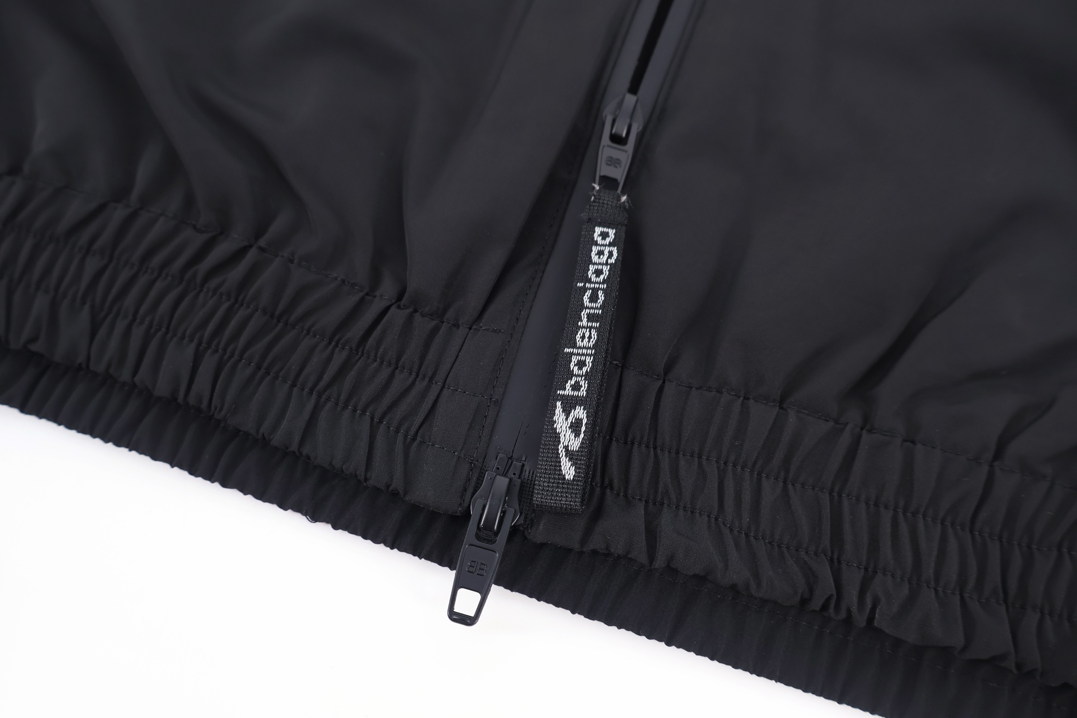 Balenciaga 巴黎世家 反光标识拼接拉链连帽外套 夹克 长袖 秋冬 黑色 B5