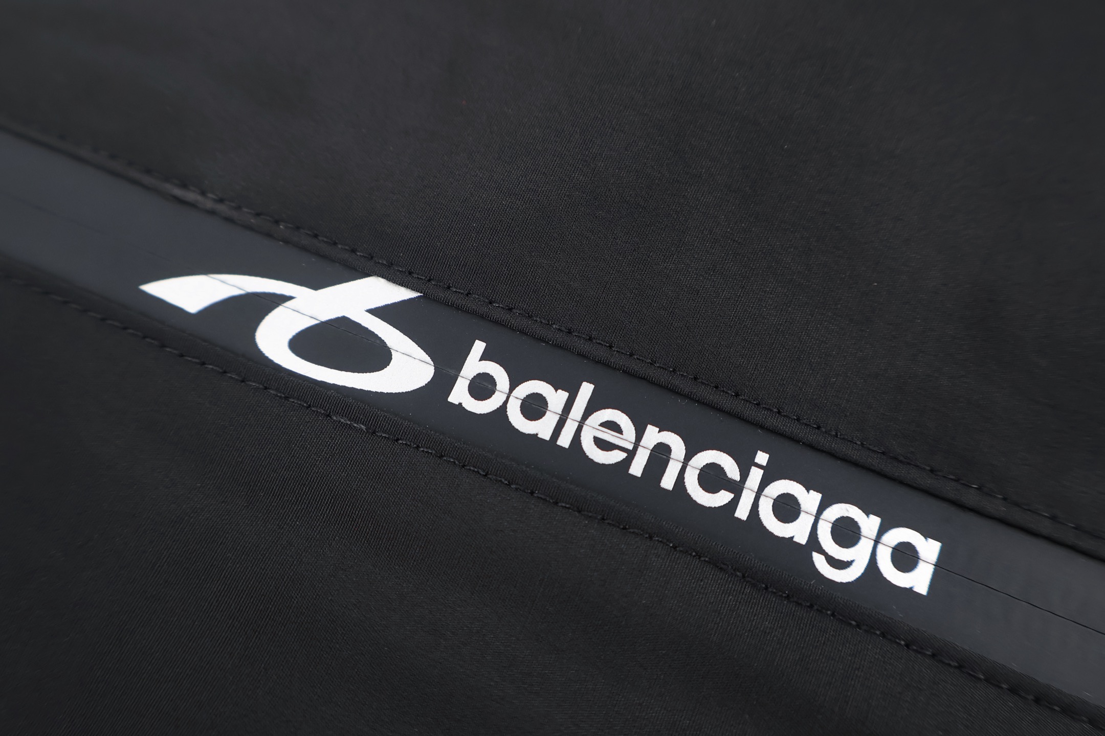 Balenciaga 巴黎世家 反光标识拼接拉链连帽外套 夹克 长袖 秋冬 黑色 B5
