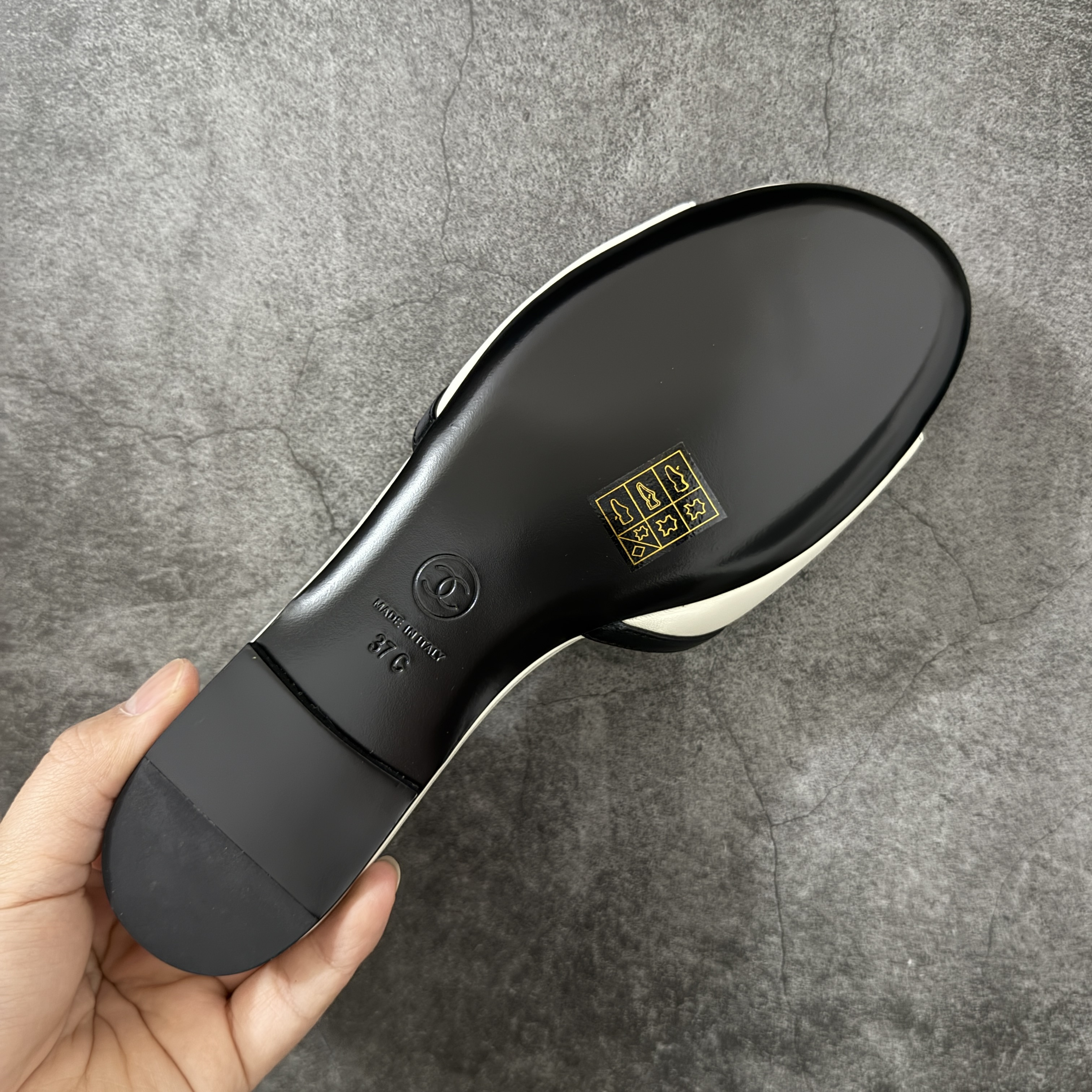 CHANEL 26s Women’s 1.0 cm Lambskin Round-Toe Flat Slides-B5-G47260-X01000-U9817 平底一字拖鞋 