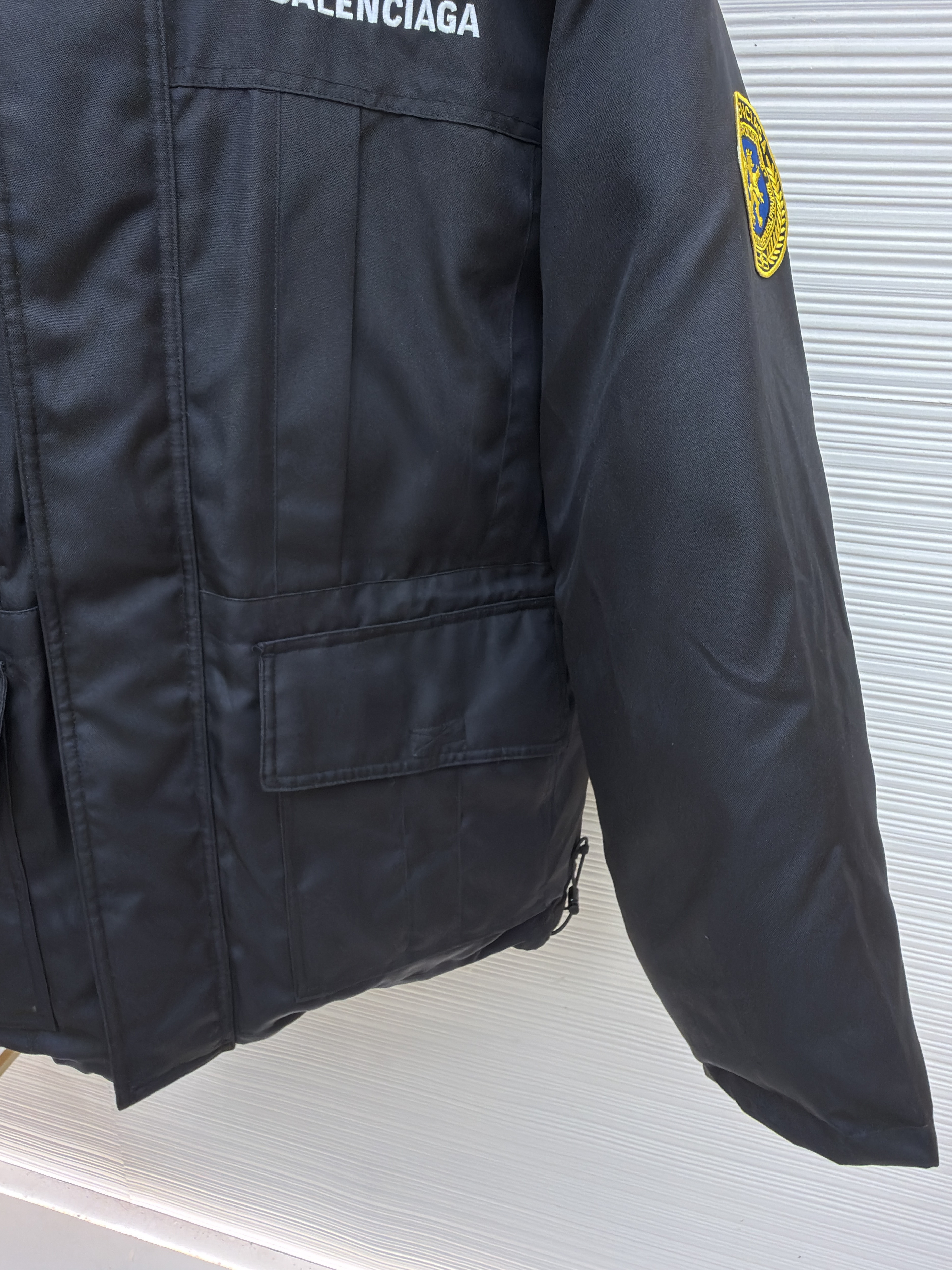 Balenciaga 巴黎世家 双面两穿狮子袖标拉链连帽羽绒服 夹克 外套 秋冬 长袖 保暖 黑色/红色 D5