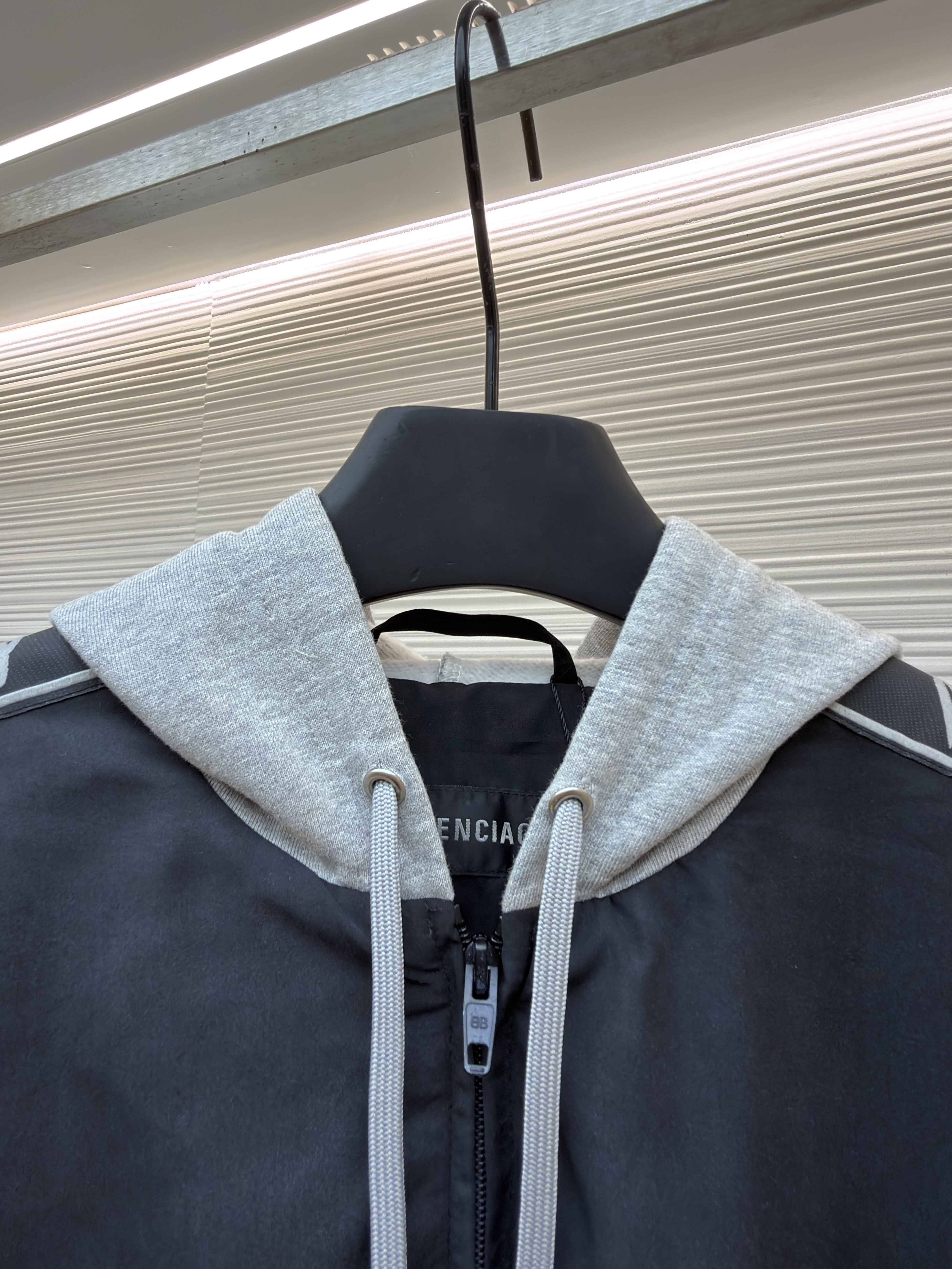Balenciaga 巴黎世家 刺绣饰带拉链连帽夹克 外套 秋冬 长袖 黑色 C0