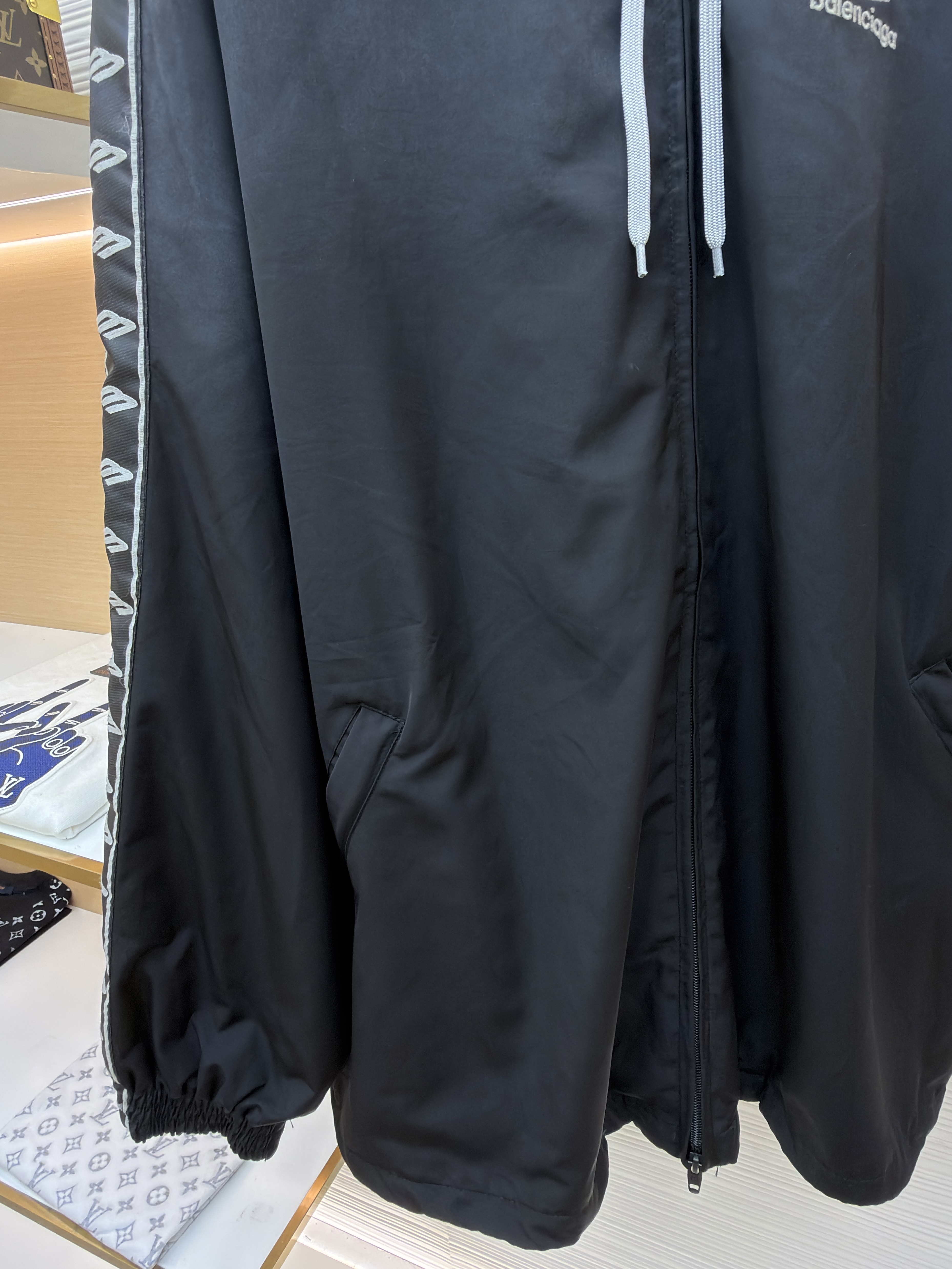 Balenciaga 巴黎世家 刺绣饰带拉链连帽夹克 外套 秋冬 长袖 黑色 C0