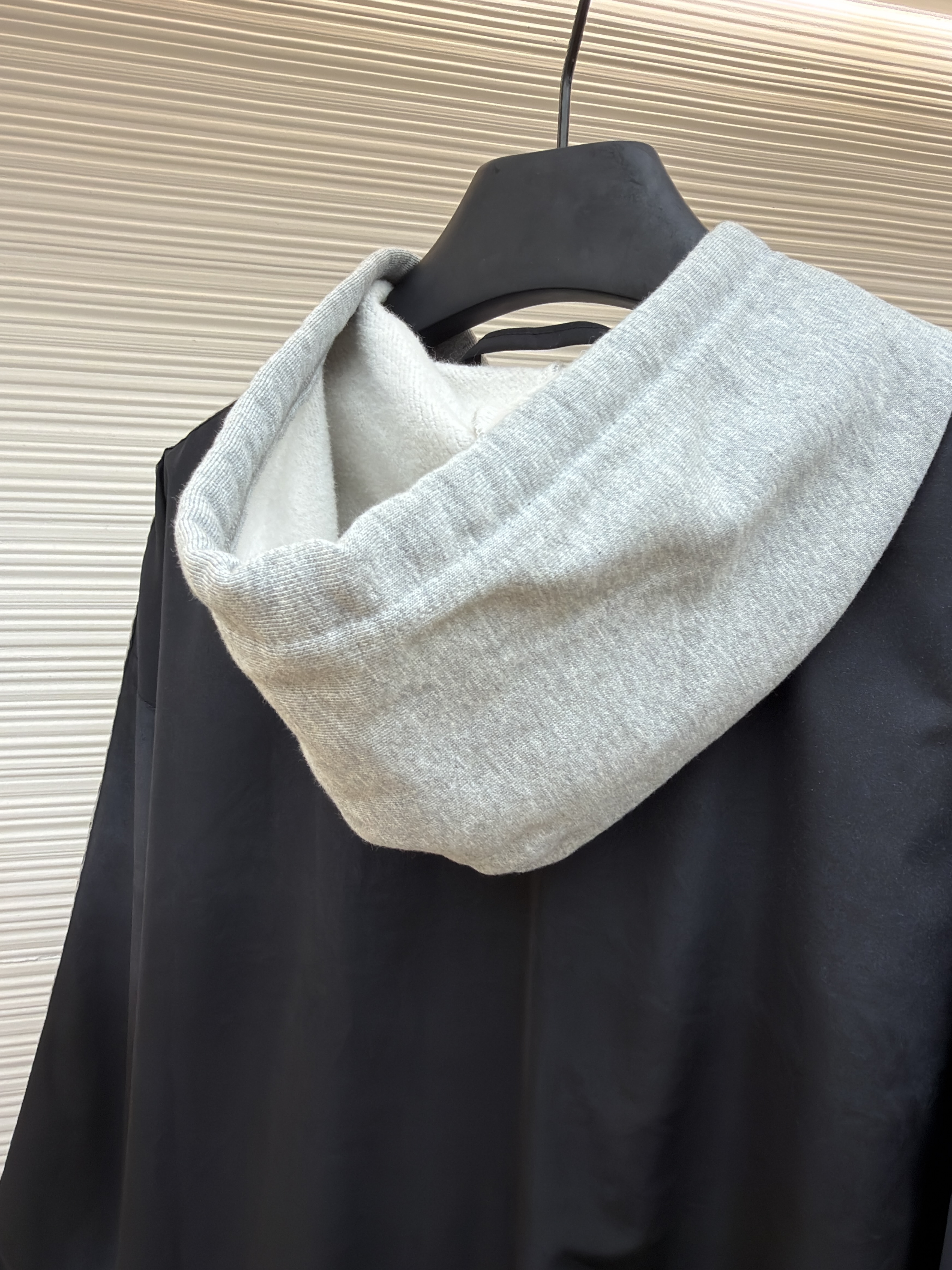 Balenciaga 巴黎世家 刺绣饰带拉链连帽夹克 外套 秋冬 长袖 黑色 C0