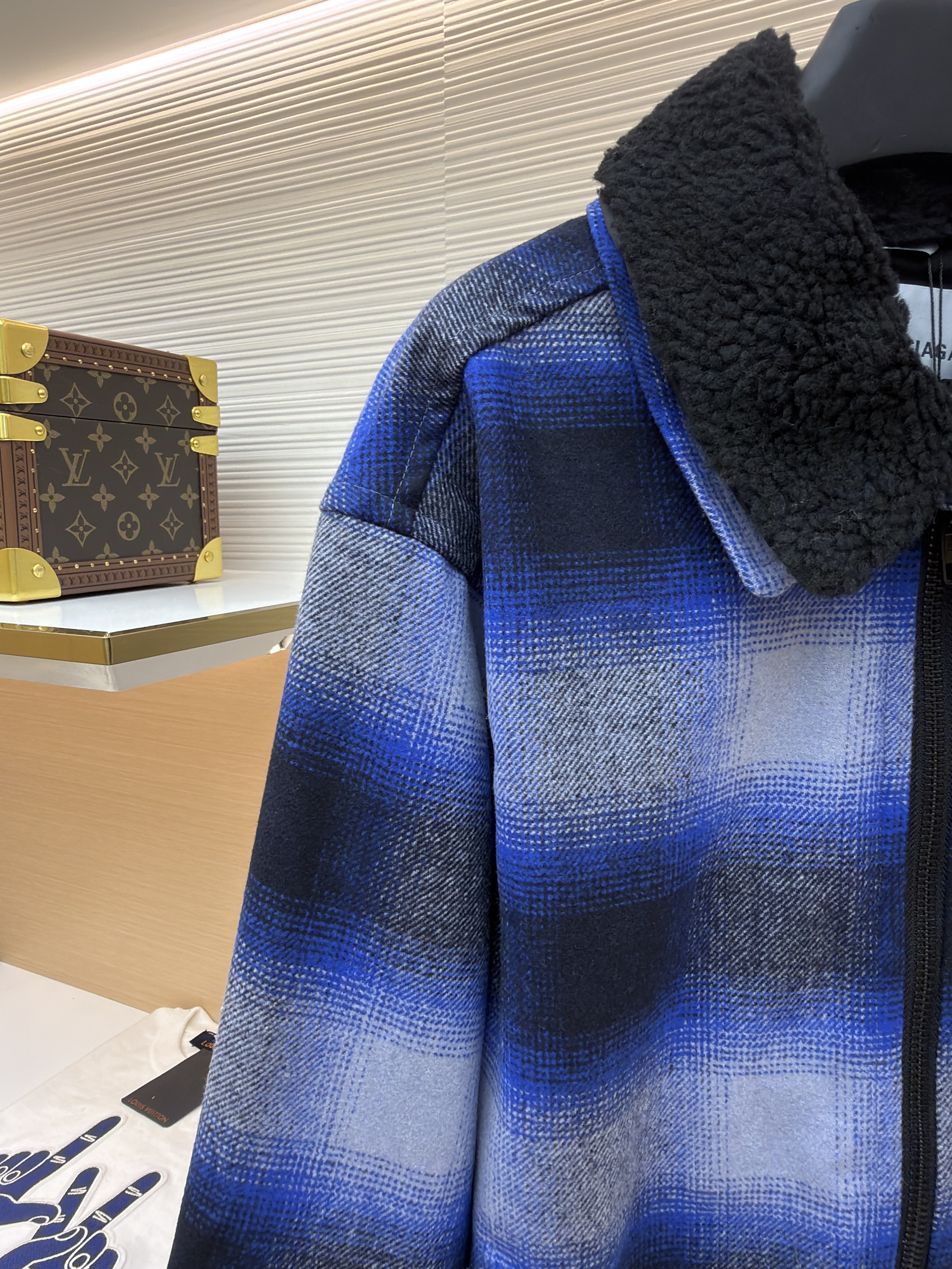 Balenciaga 巴黎世家 可拆卸毛领拼色格纹拉链外套 夹克 长袖 秋冬 蓝色 C0