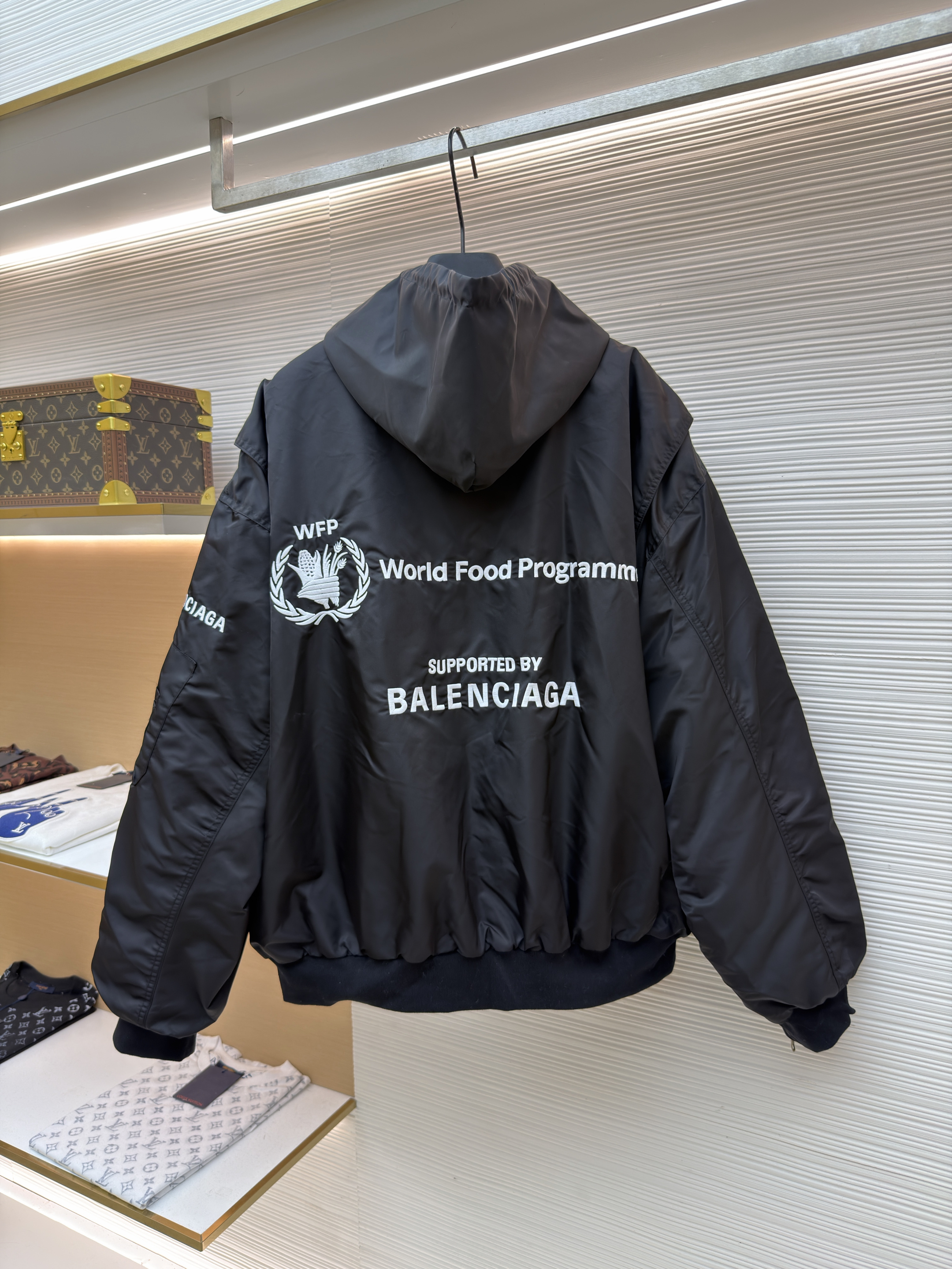 Balenciaga 巴黎世家 字母印花拉链连帽夹克 外套 秋冬 长袖 黑色 C0