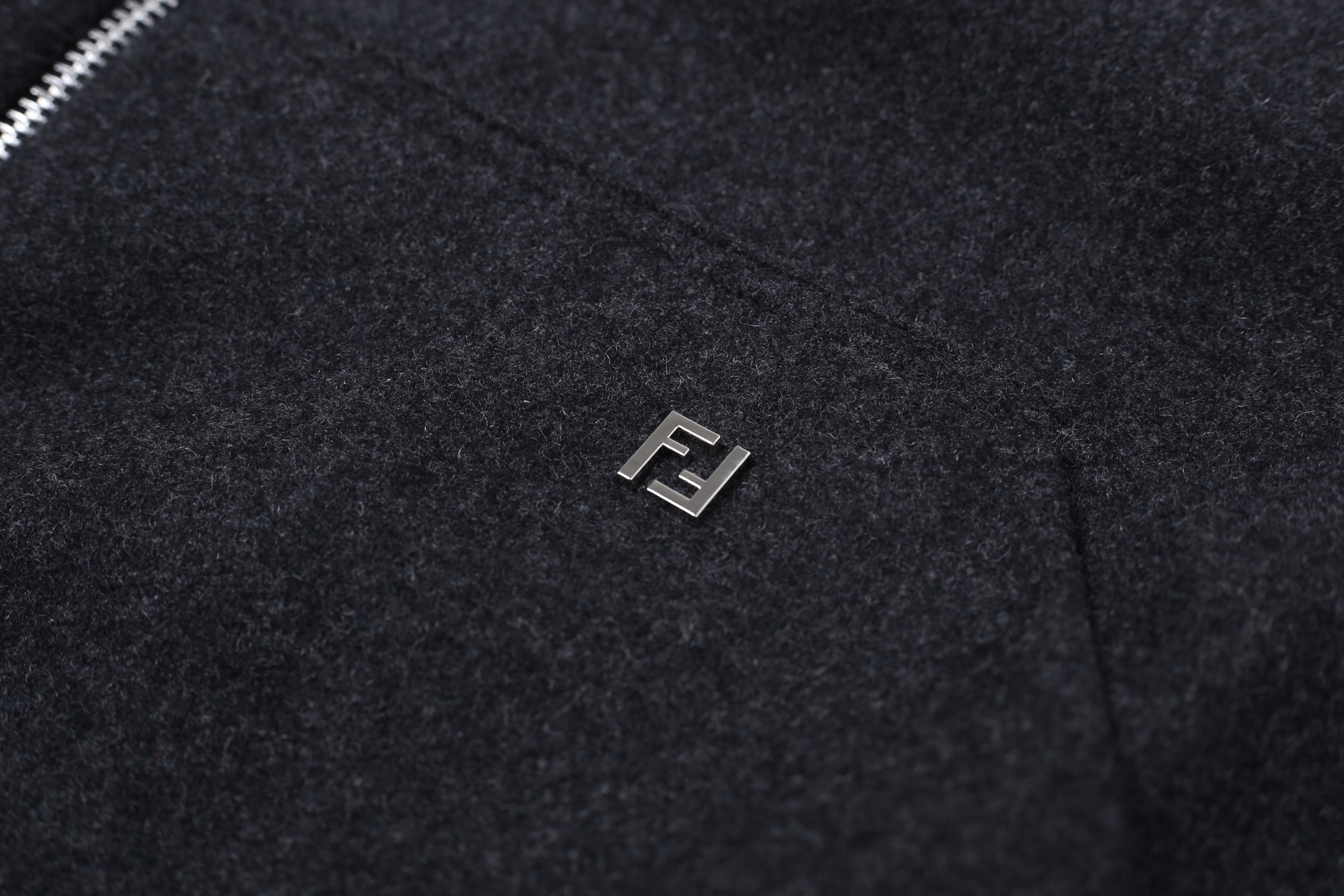 FENDI 芬迪 羊绒拉链连帽运动衫 卫衣 连帽衫 外套 长袖 秋冬 深灰色 C0