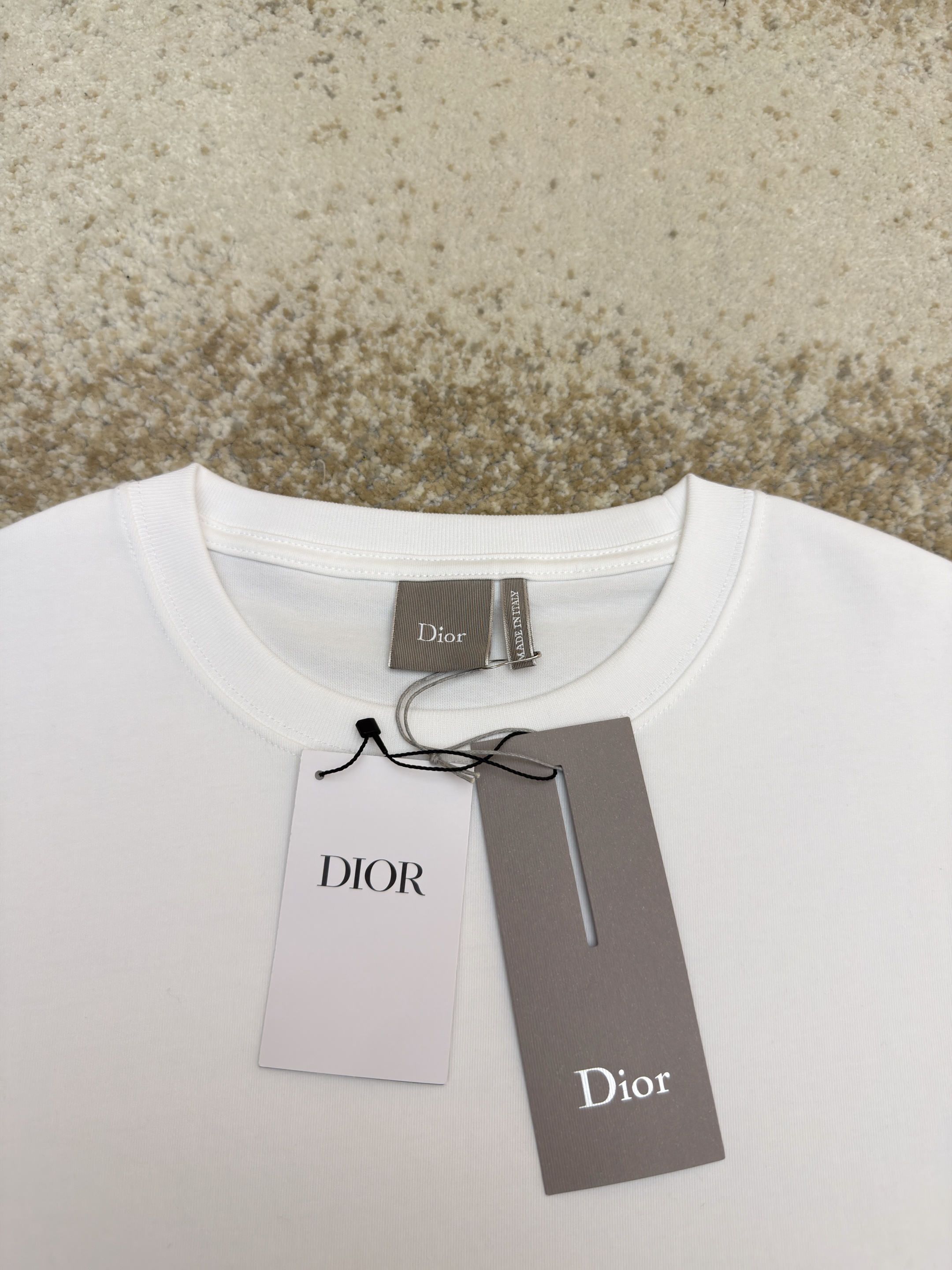 DIOR 迪奥 胸前小字母绣圆领短袖 T恤 夏季 白色 A0 