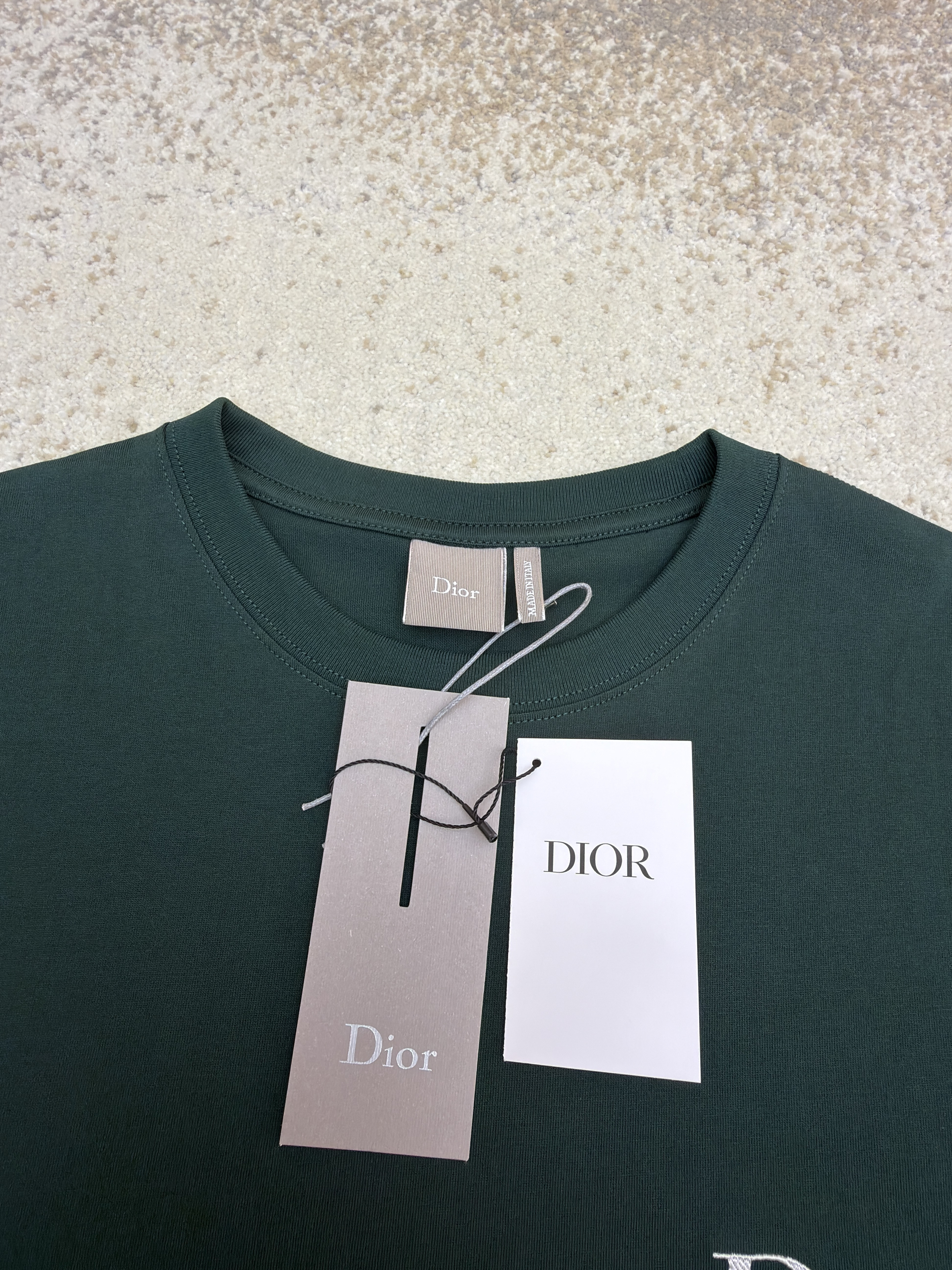 DIOR 迪奥 胸前小字母绣圆领短袖 T恤 夏季 墨绿色 A0 