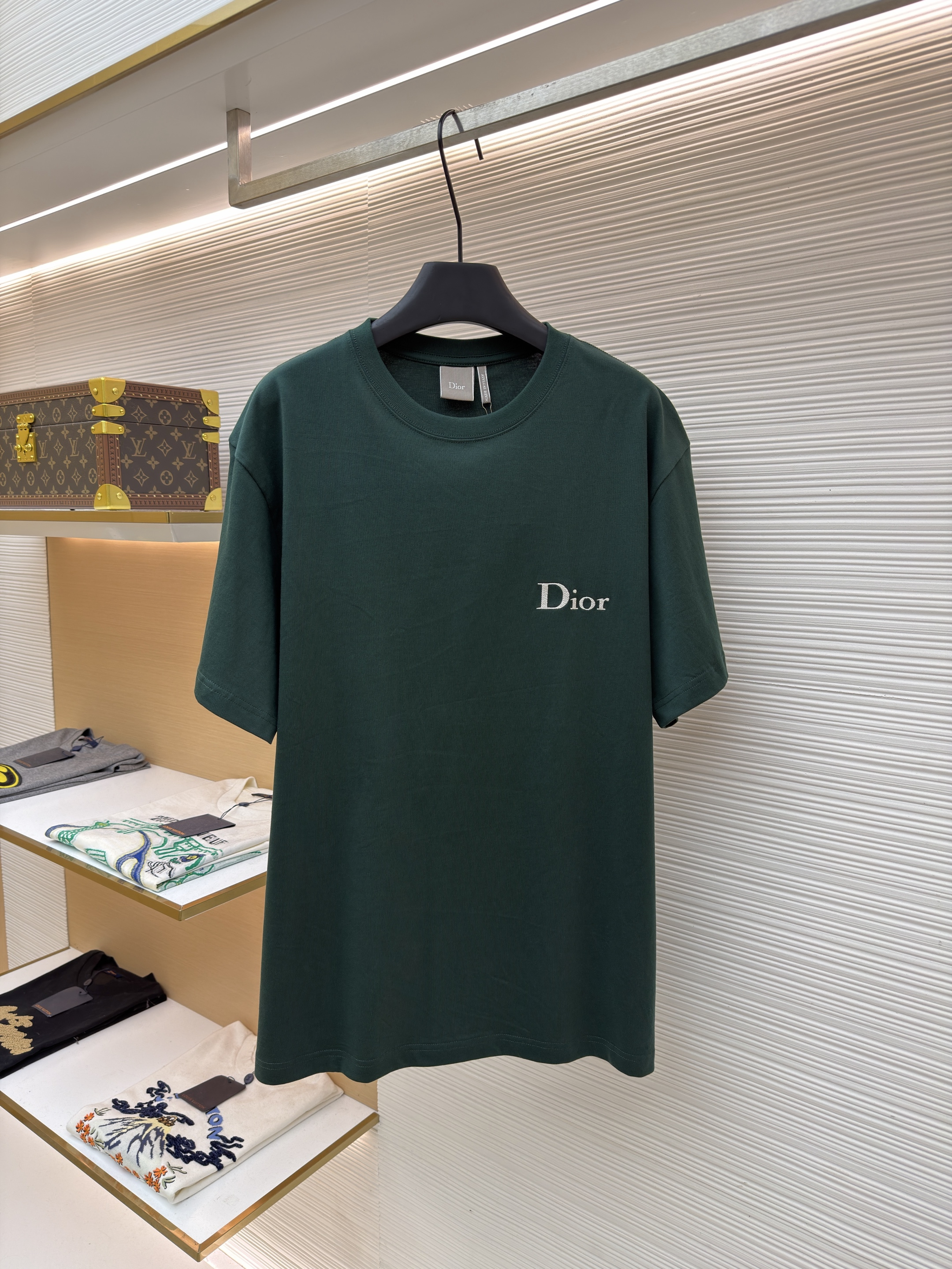 DIOR 迪奥 胸前小字母绣圆领短袖 T恤 夏季 墨绿色 A0 