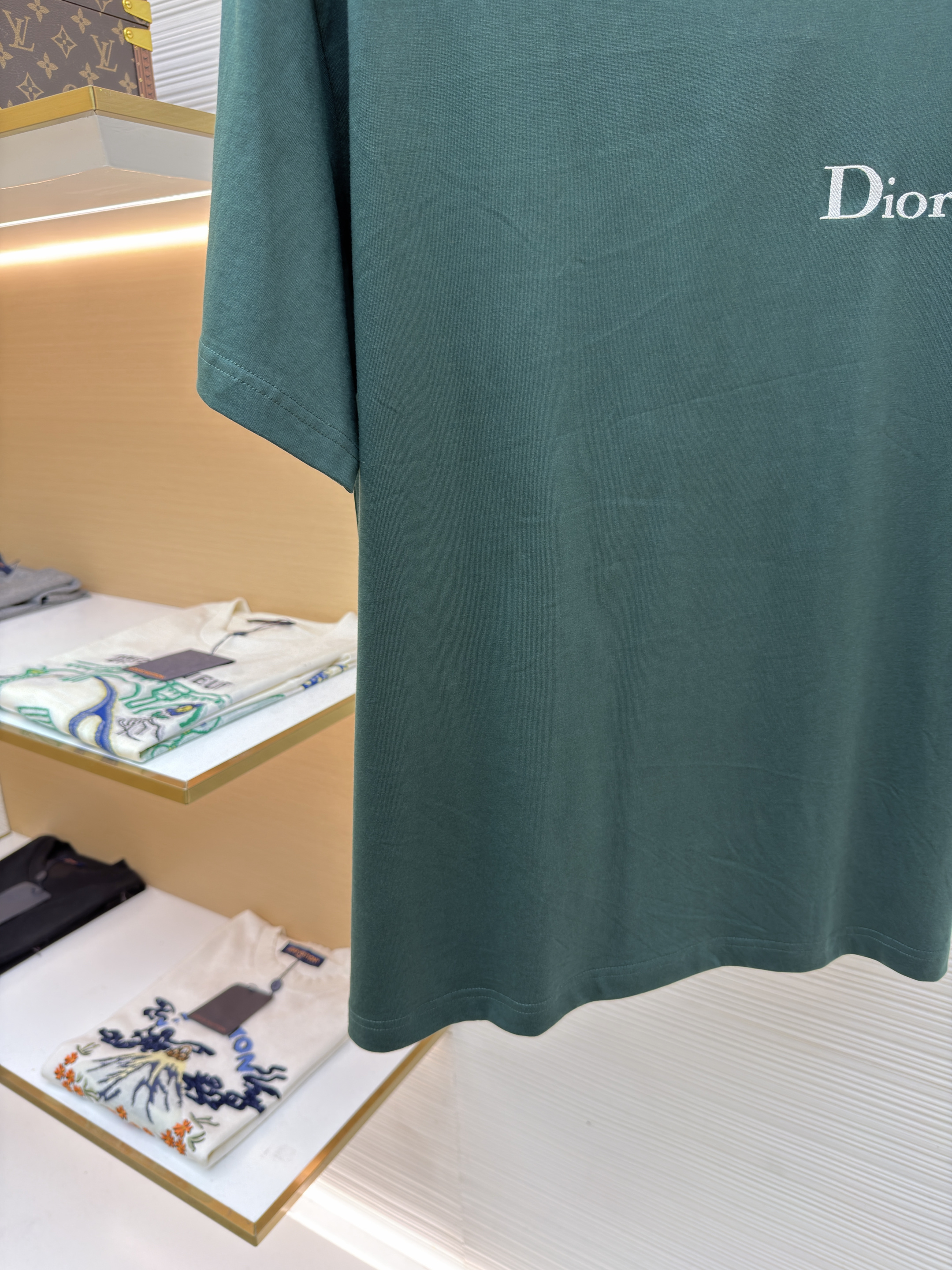 DIOR 迪奥 胸前小字母绣圆领短袖 T恤 夏季 墨绿色 A0 