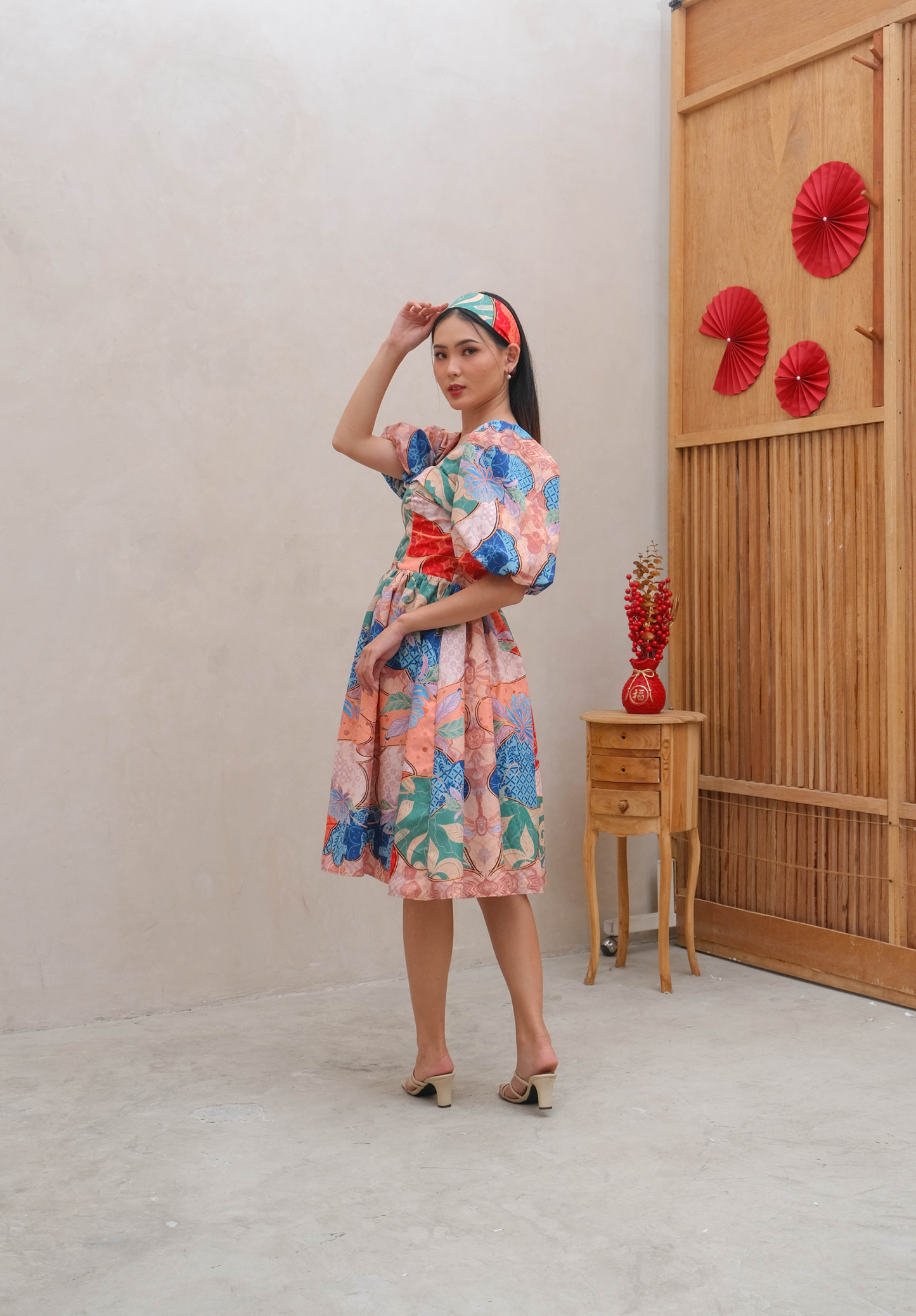 IN HIGH SPIRITS - DRESS (WITH PUFF SLEEVES)