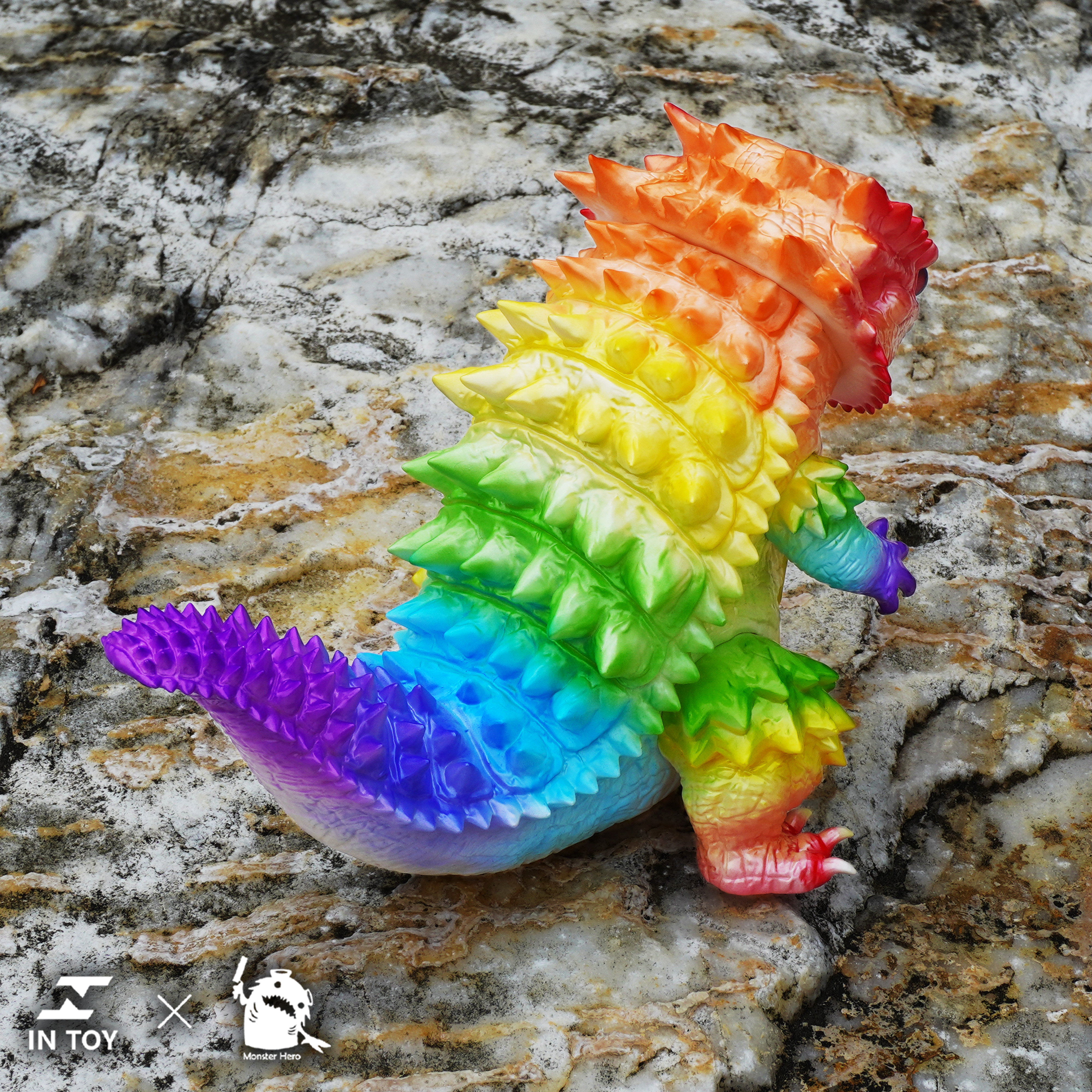 INTOY - Super beast (RAINBOW)