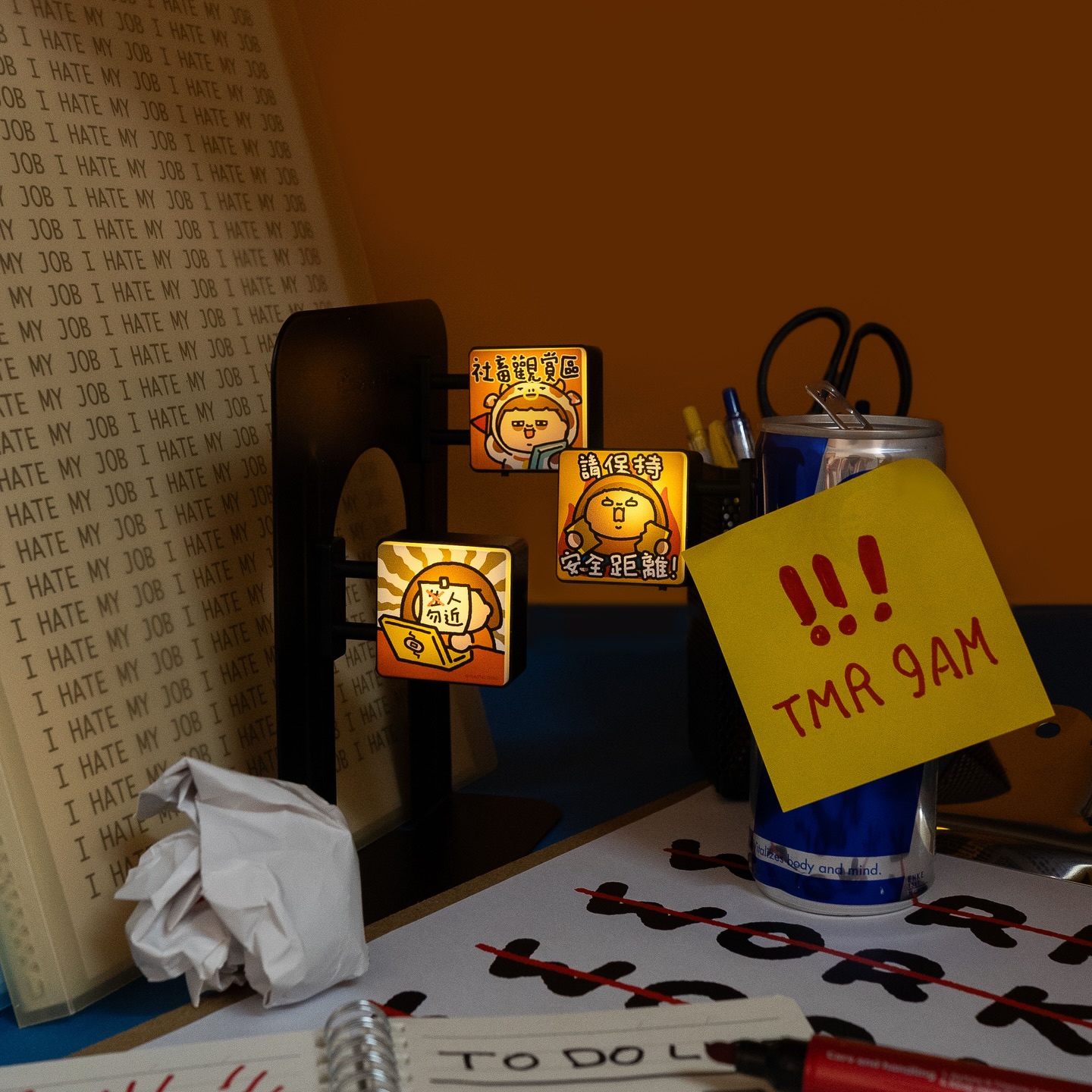 PLASTIC THING LIGHT BOX 