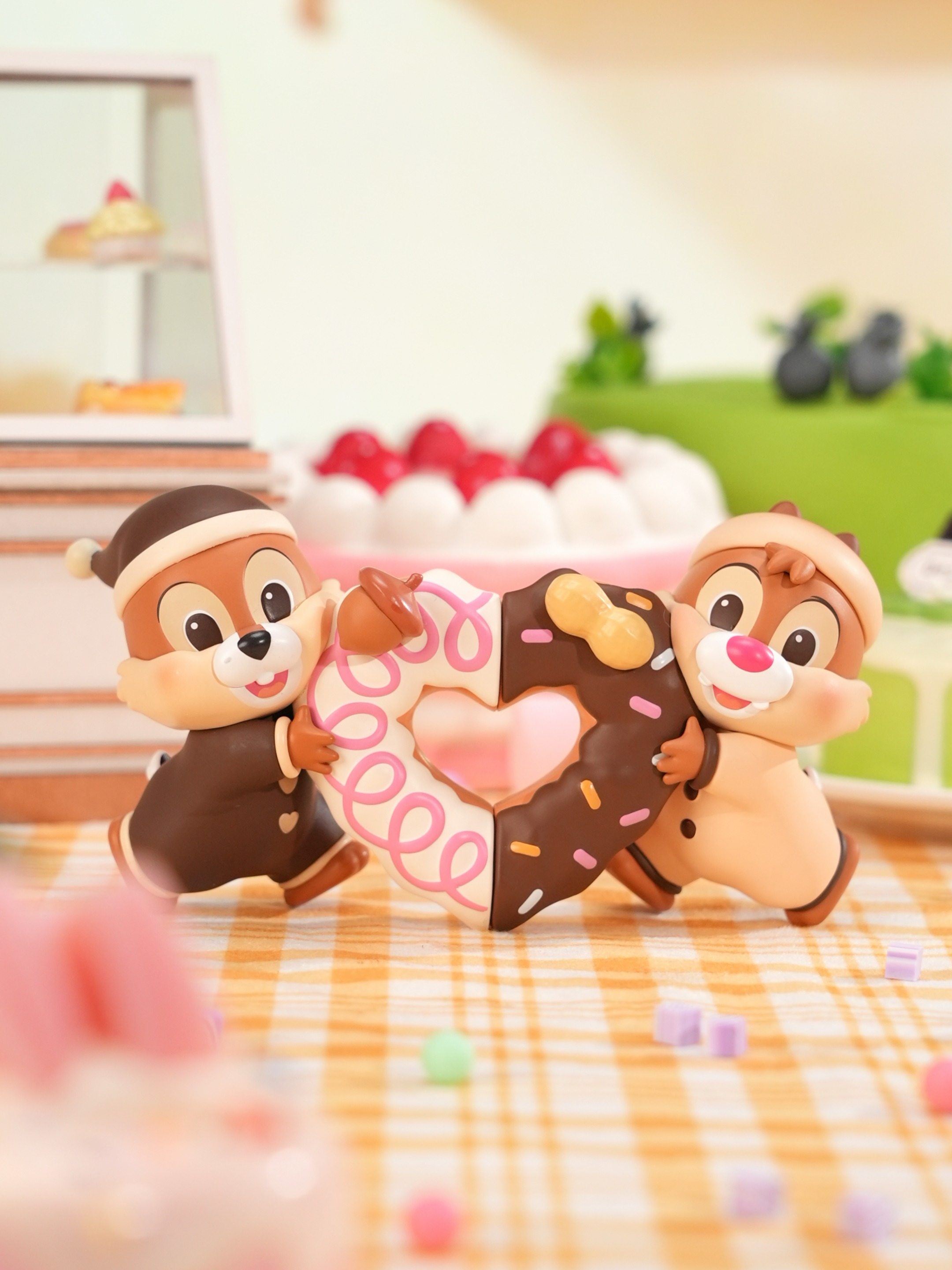 CHIP & DALE DESSERT ADVENTURE
