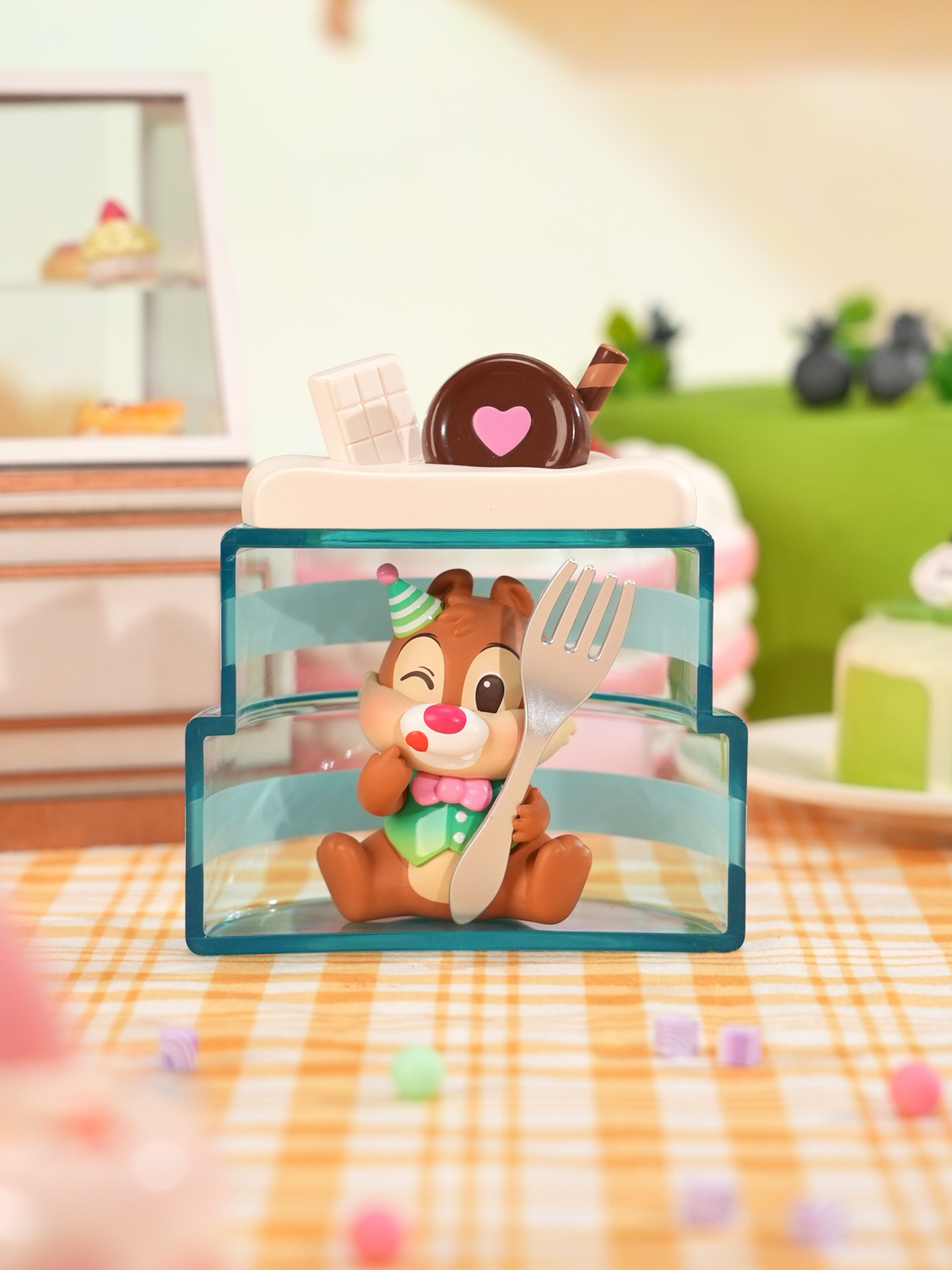 CHIP & DALE DESSERT ADVENTURE