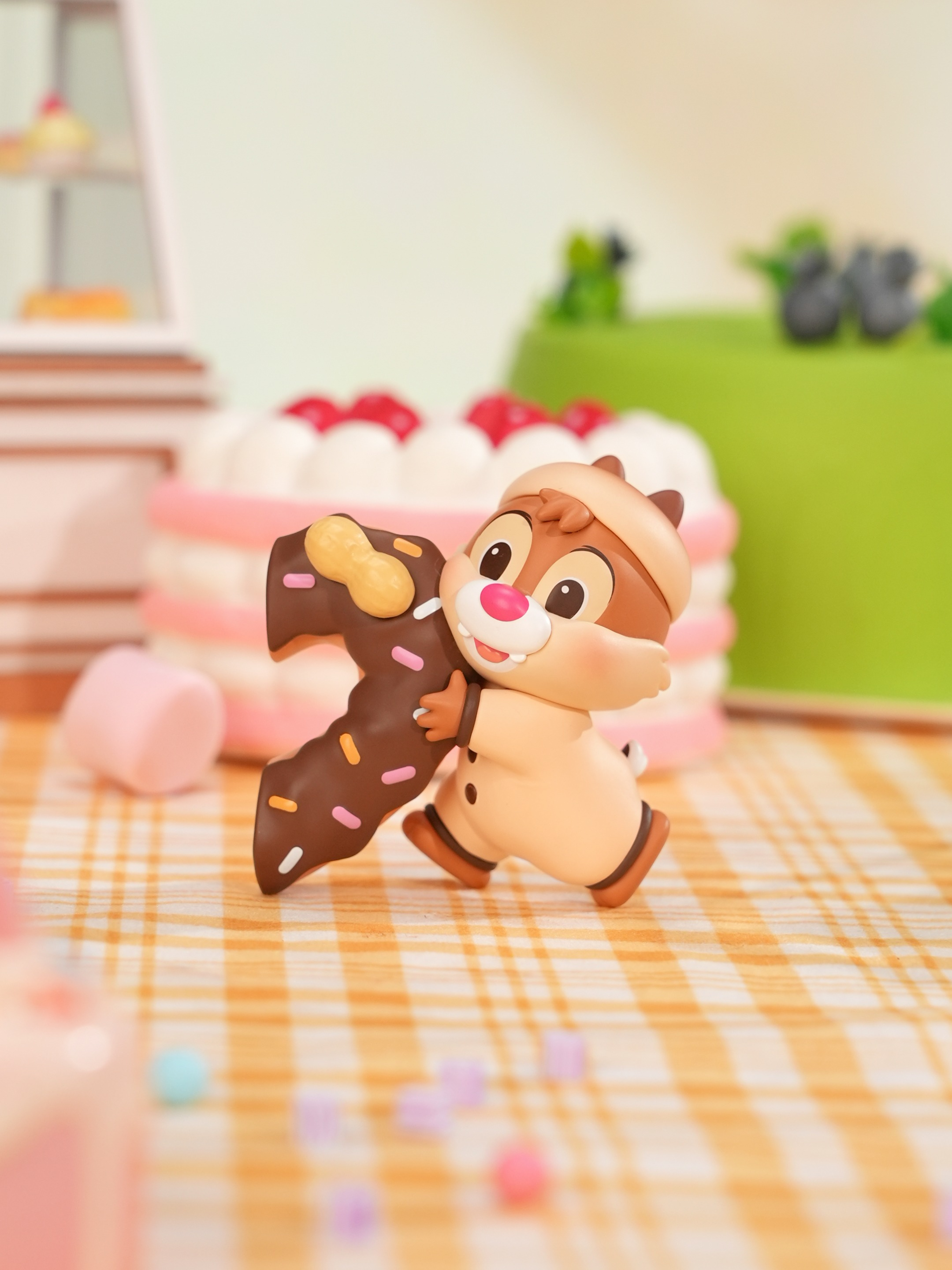 CHIP & DALE DESSERT ADVENTURE