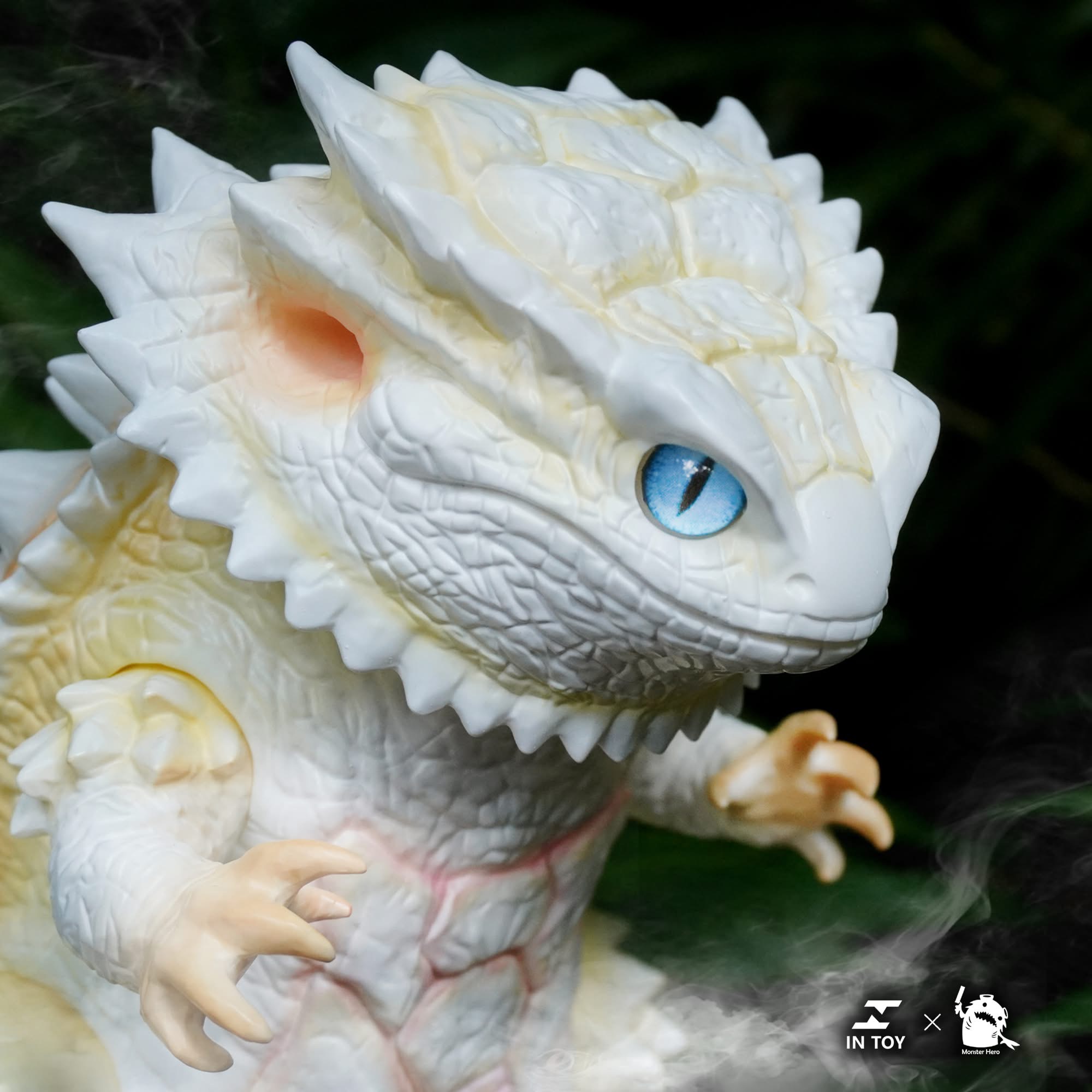 INTOY BEARDED Super Beast MOON WHITE Ver