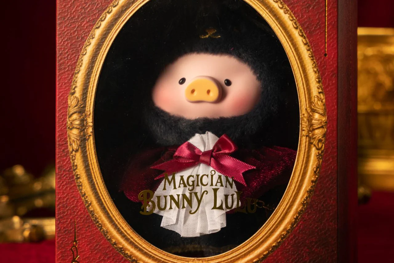 LuLu the Piggy - Vinyl Face Plush Keychain (Magician Bunny LuLu ver.