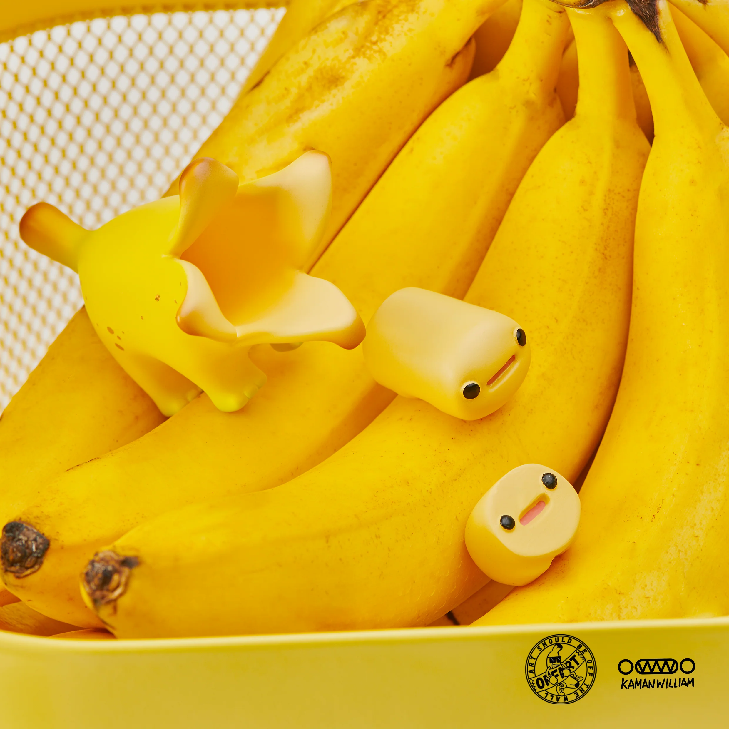 OFFART X Kamanwillam Mini Bananaer Dog