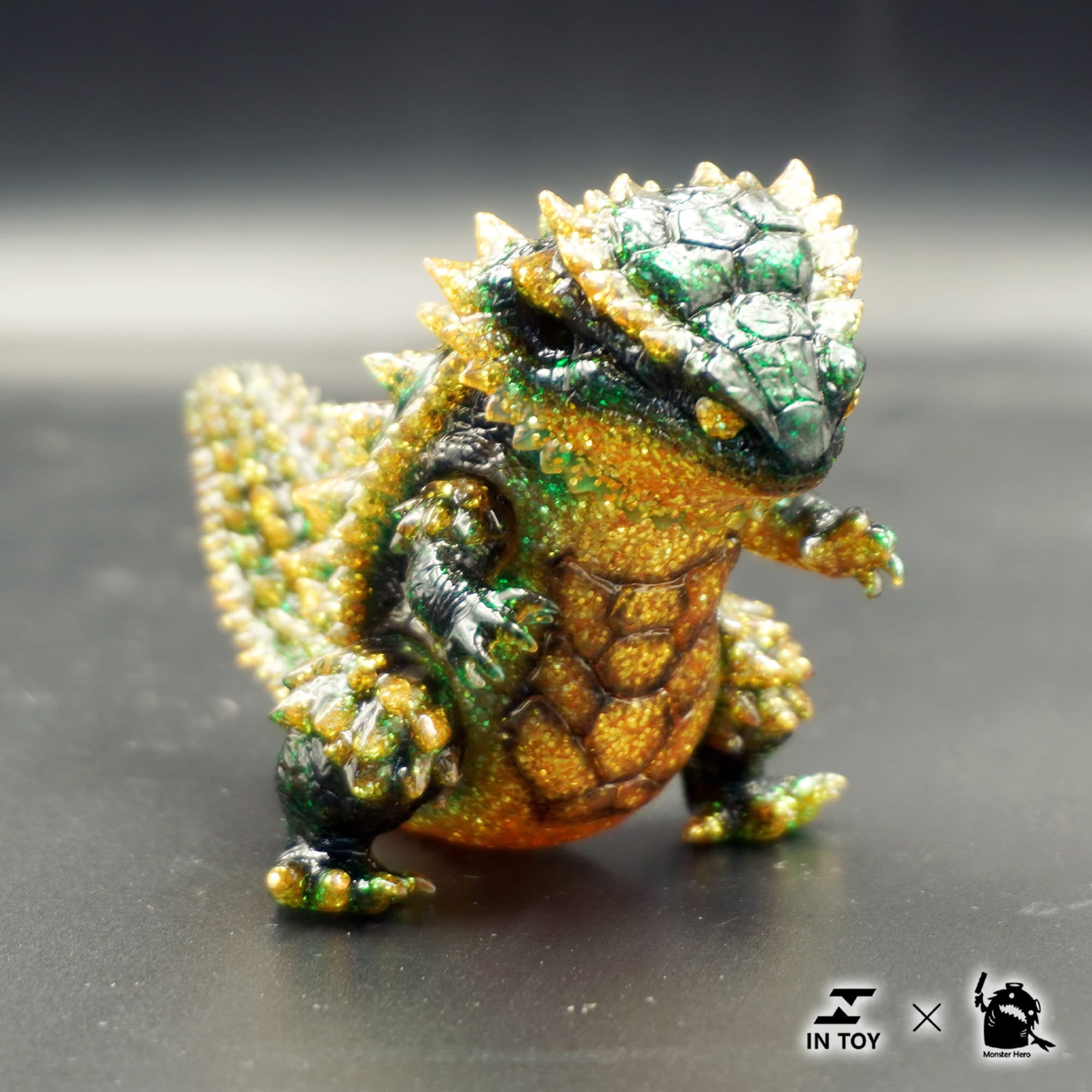 INTOY GREEN GLITTER Color Mini Monsters Sofubi Series
