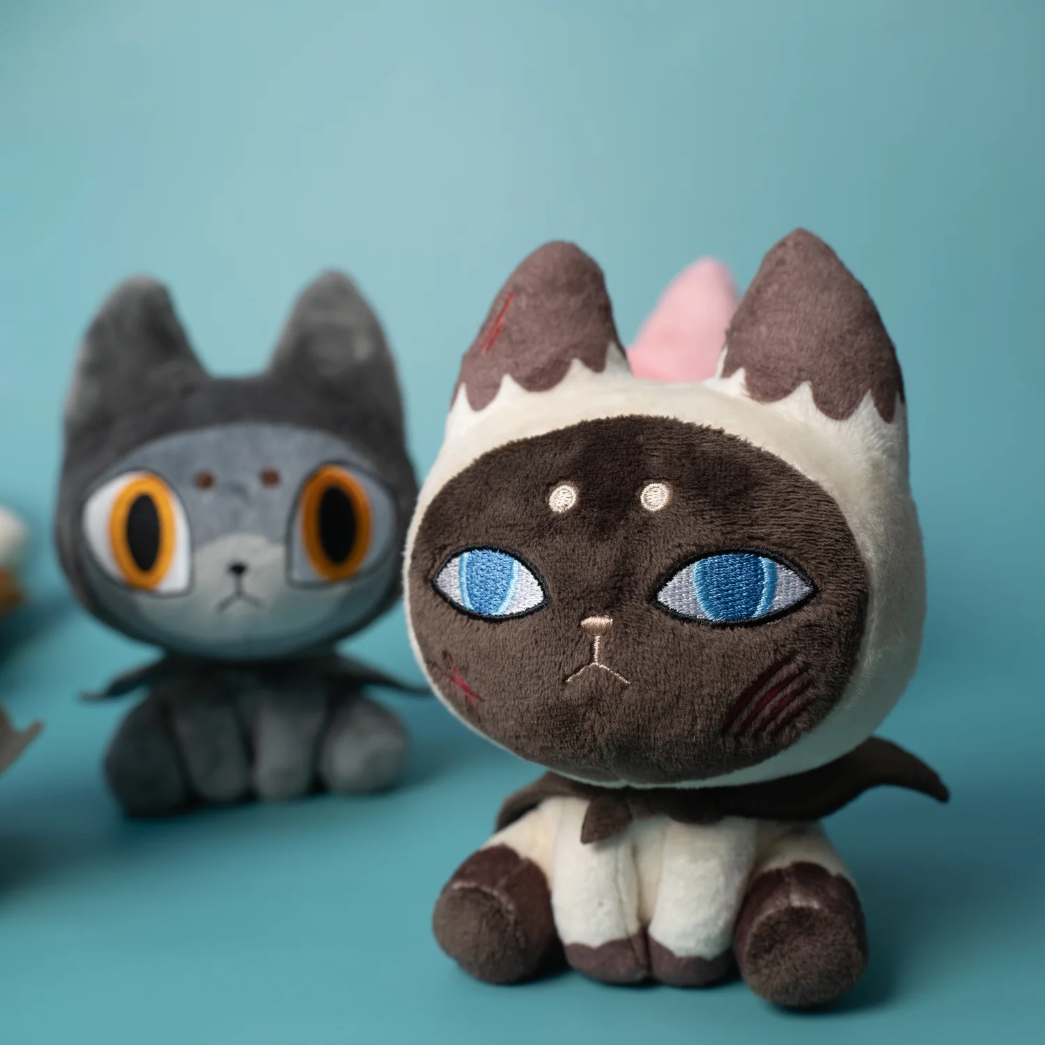 BADMEAW CATTY FLUFFY BLIND BOX Series by Mueanfun Sapanake x Unbox Industries