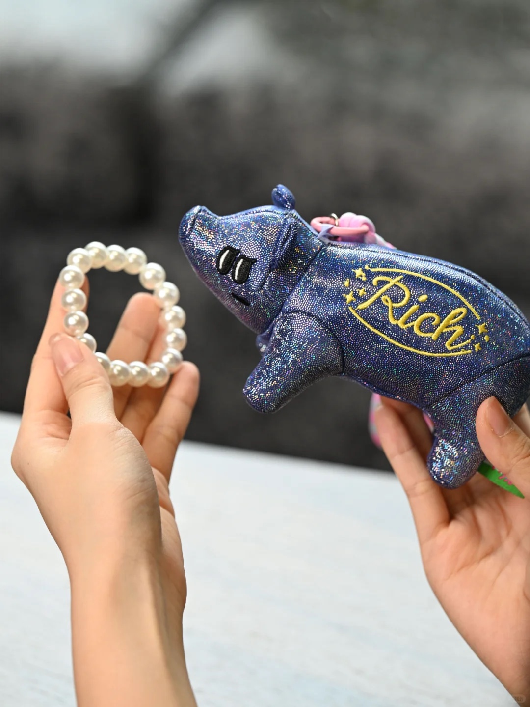 POP SUNDAY SUNDAY Farm Smell