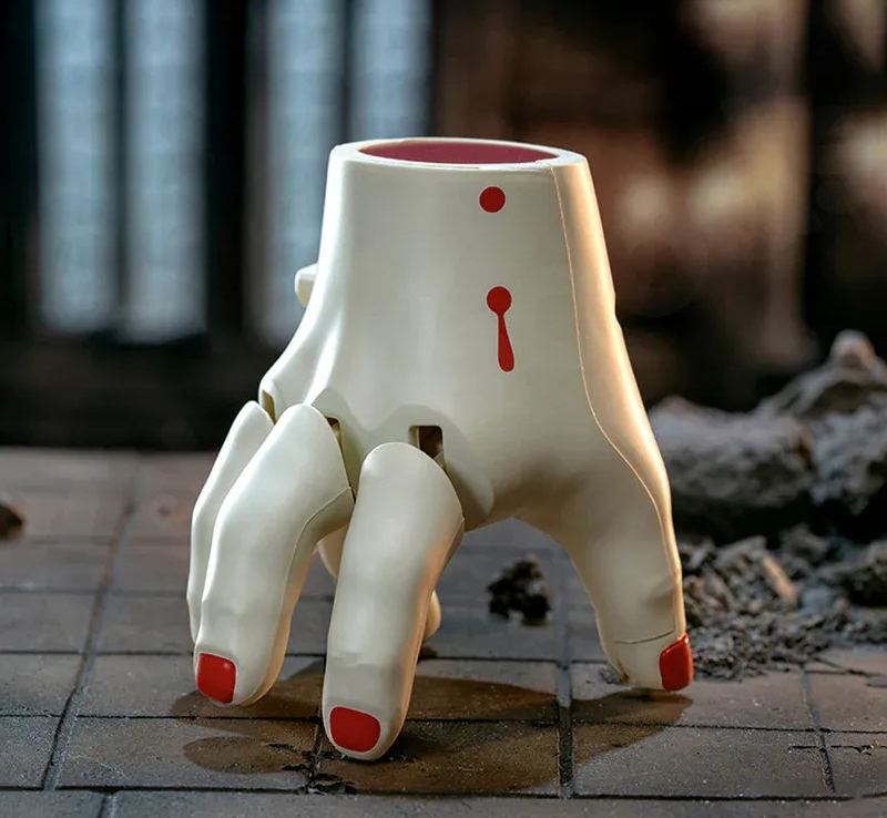 STRANGER HANDS QUESERA SERIES