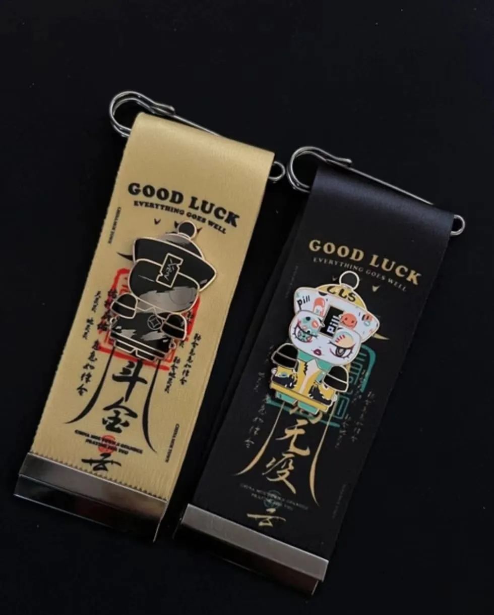 ZOMBIE PARTY BADGE BLIND PACK