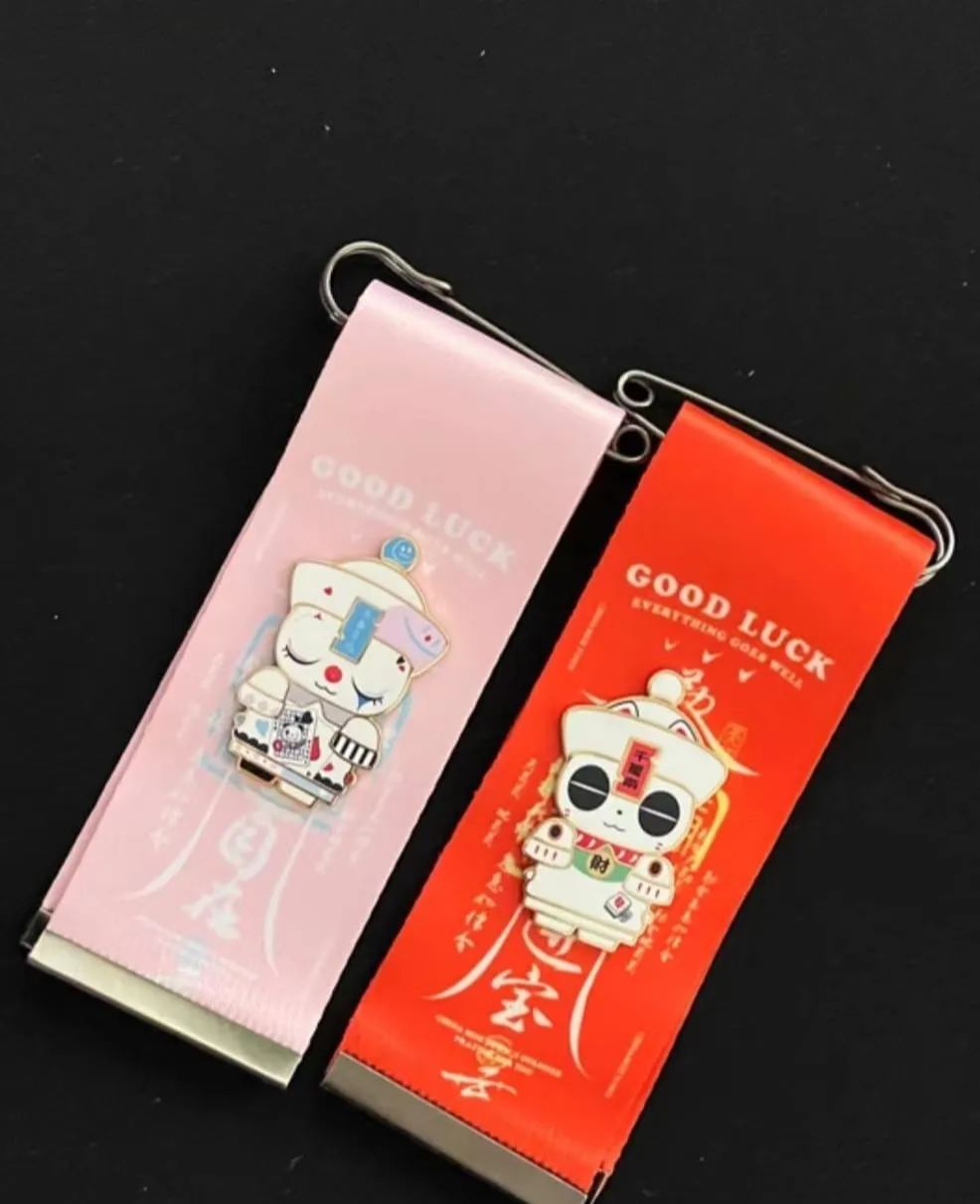 ZOMBIE PARTY BADGE BLIND PACK