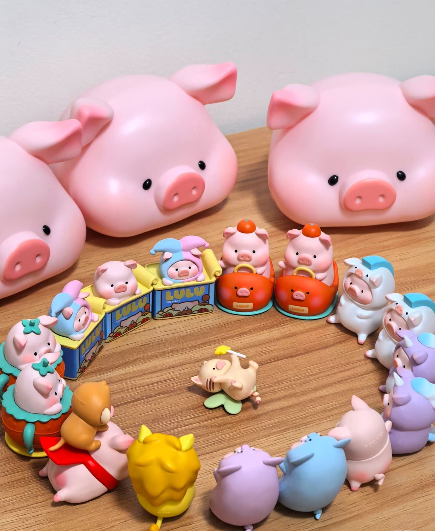 LULU THE PIGGY HIPPER FIGURE
