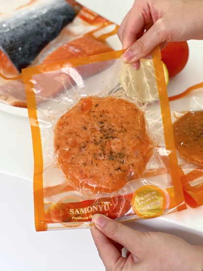 Salmon Burger Patty (Thyme Herbs) 三文鱼汉堡（百里香) 1PCS/PKT