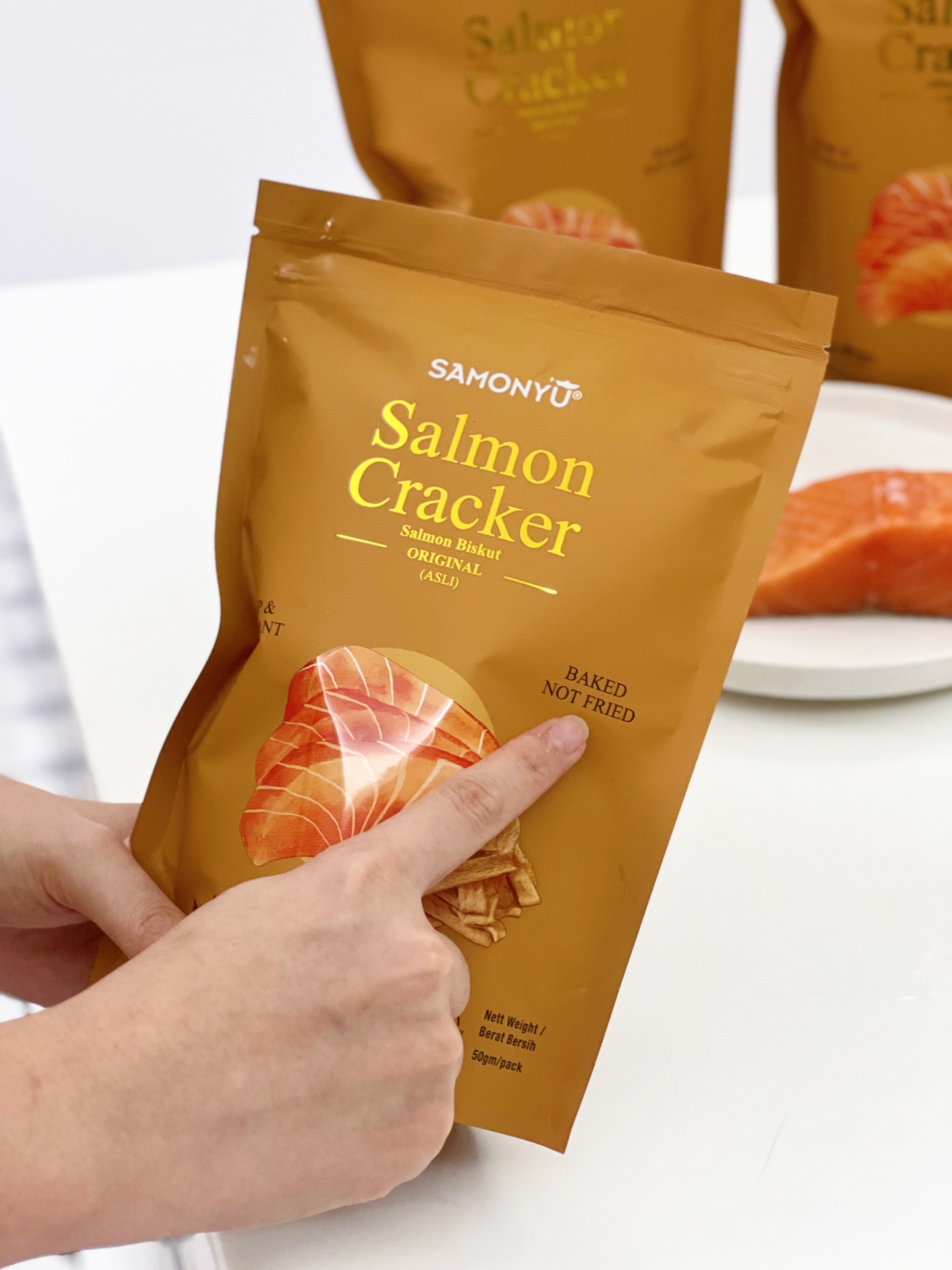 【SAMONYU】ORIGINAL SALMON CRACKER (50GM)