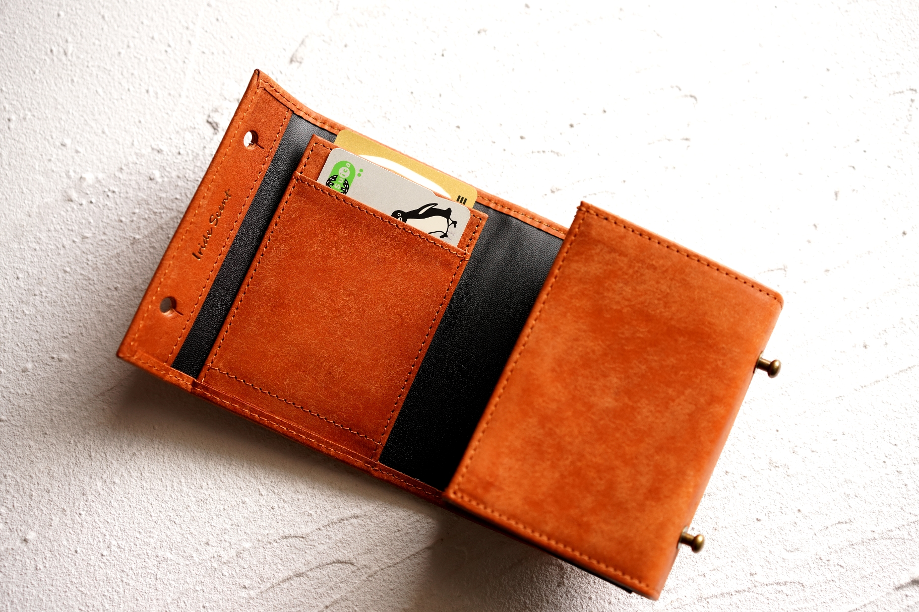 （これは模倣品）m+ 財布 エムピウの二つ折り財布 millefoglie P25 ミッレフォッリエ2 箱型の小銭入れ pueblo