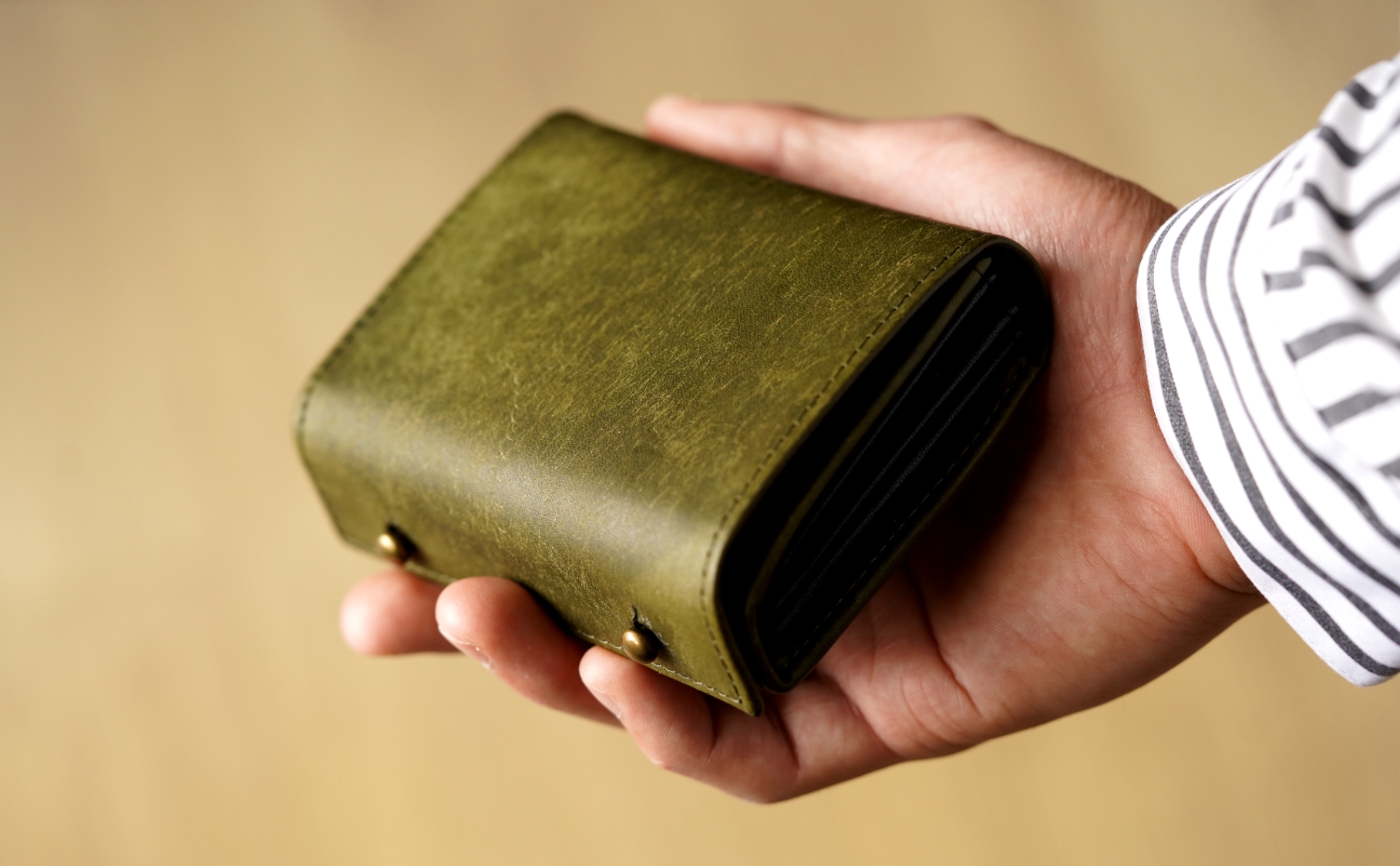 （これは模倣品）m+ 財布 エムピウの二つ折り財布 millefoglie P25 ミッレフォッリエ2 箱型の小銭入れ pueblo